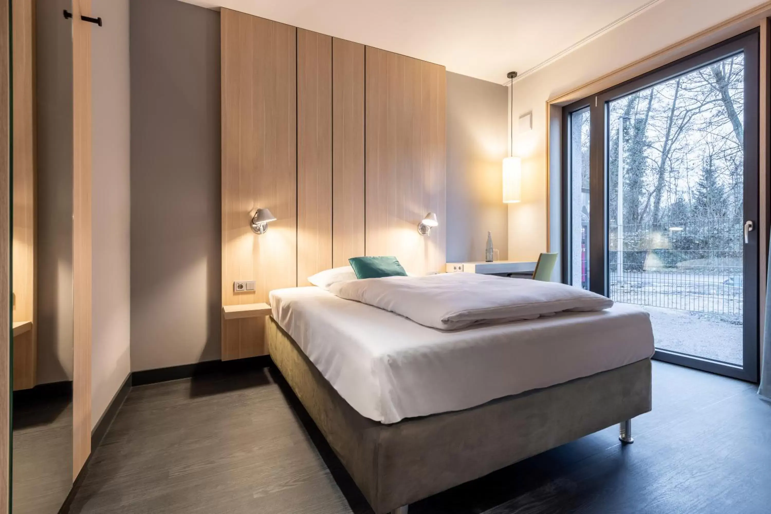 Standard Queen Room in Serways Hotel Hösel Standard Queen Room in Serways Hotel Hösel