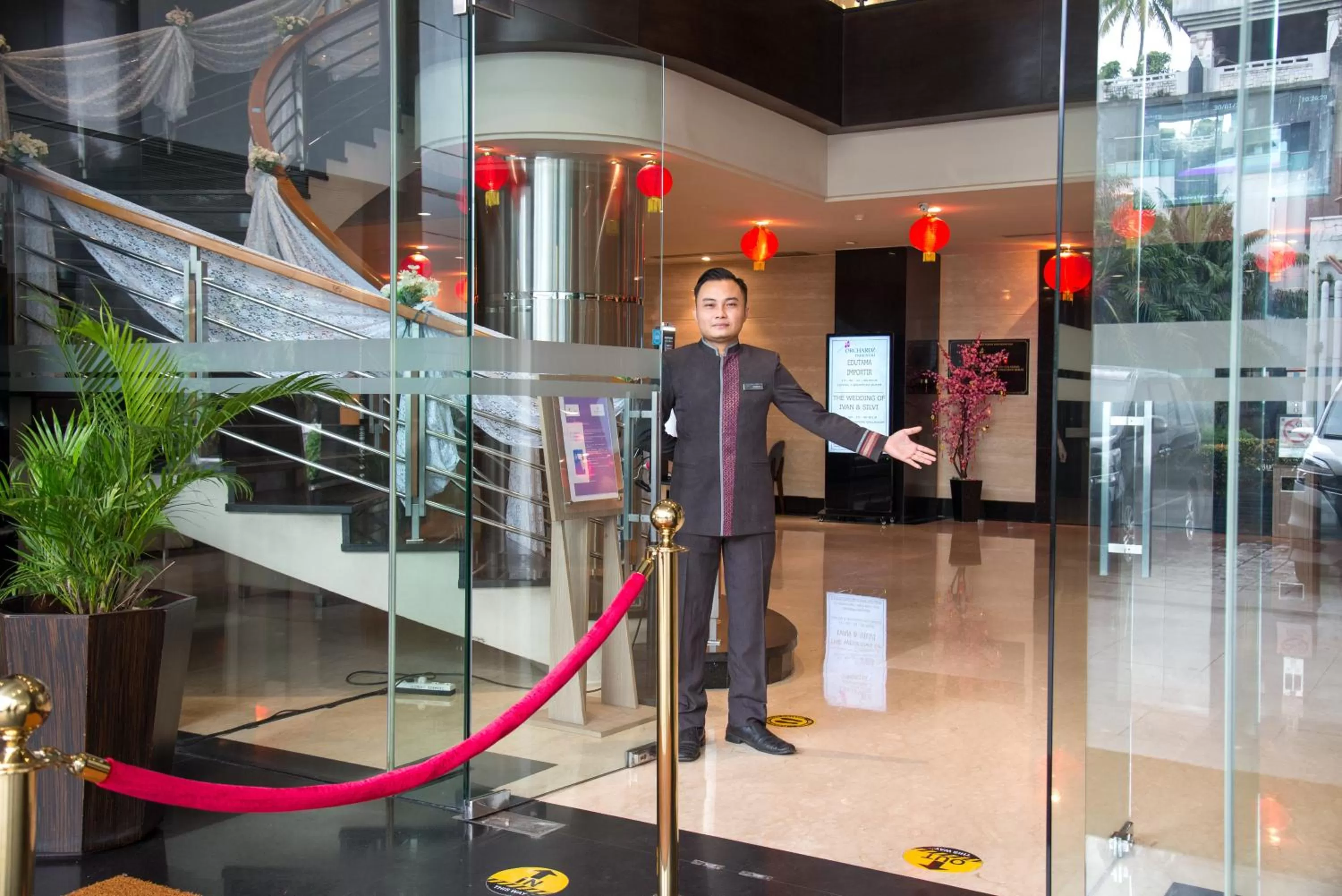 Lobby or reception in Orchardz Hotel Industri Jakarta Kemayoran