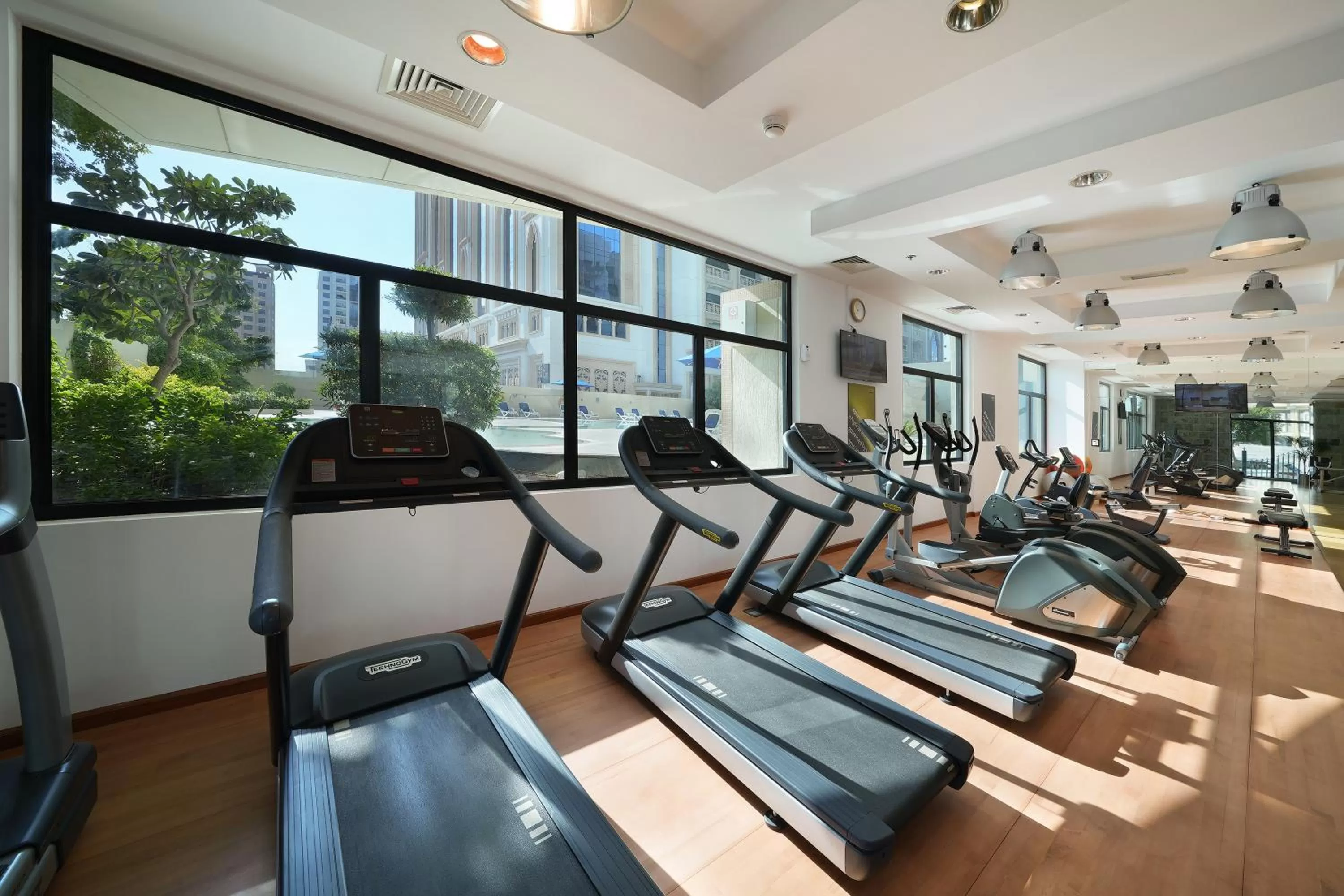 Fitness centre/facilities in Park Apartments Dubai, an Edge By Rotana Hotel