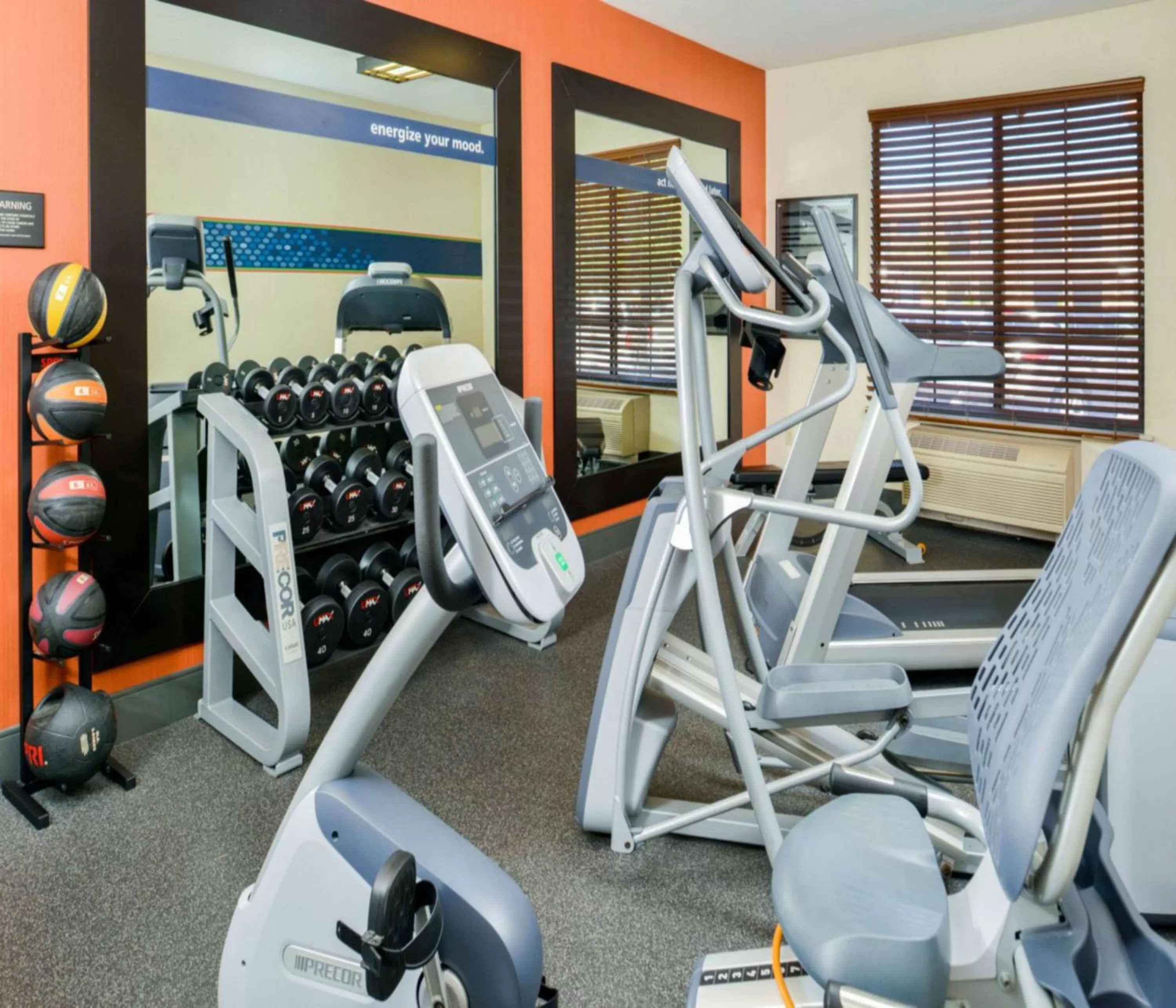 Fitness centre/facilities in Hampton Inn & Suites San Francisco-Burlingame-Airport South
