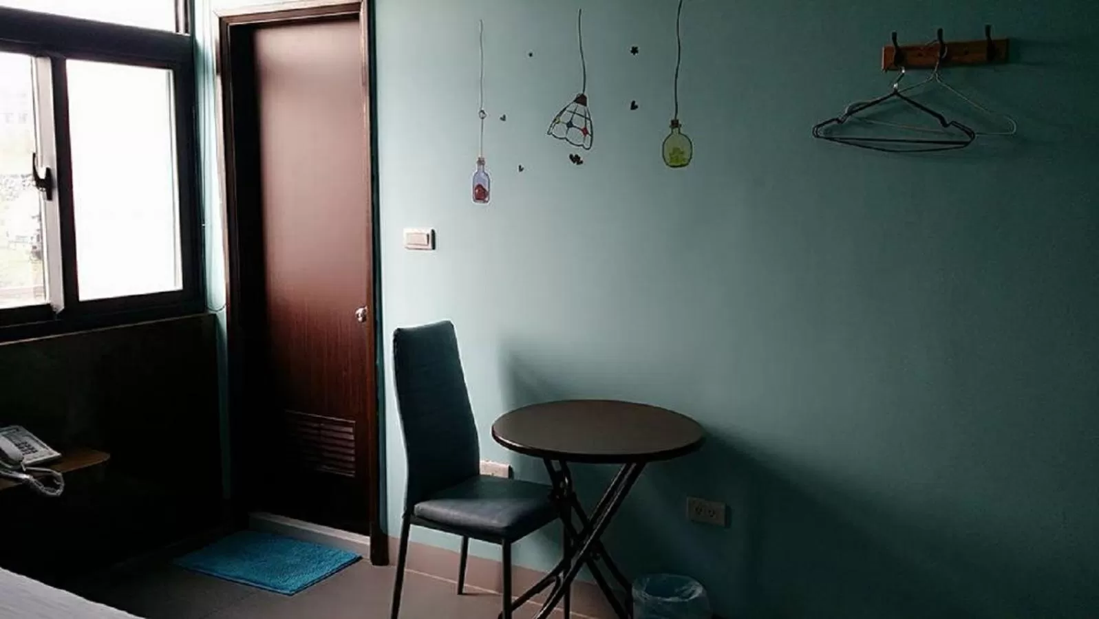 Photo of the whole room in Mirage