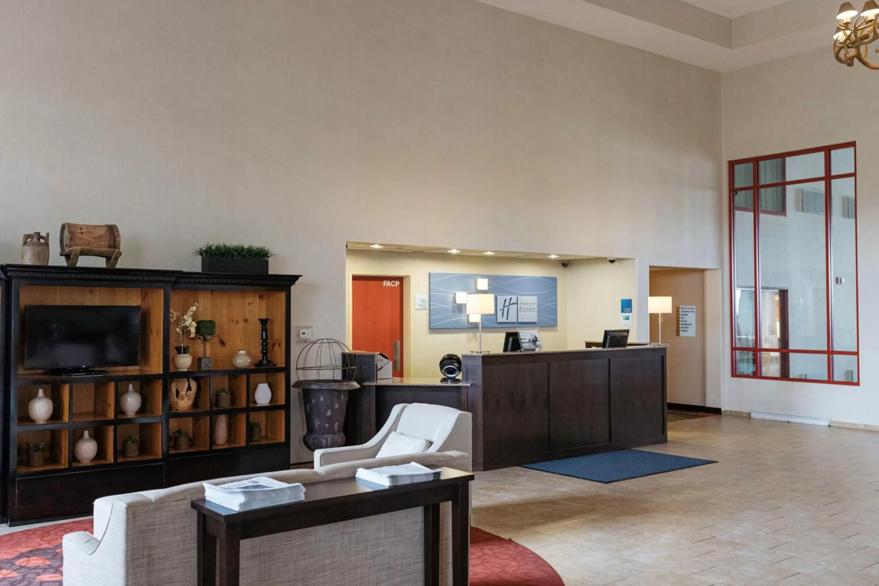 Lobby or reception in Holiday Inn Express & Suites - Olathe North by IHG