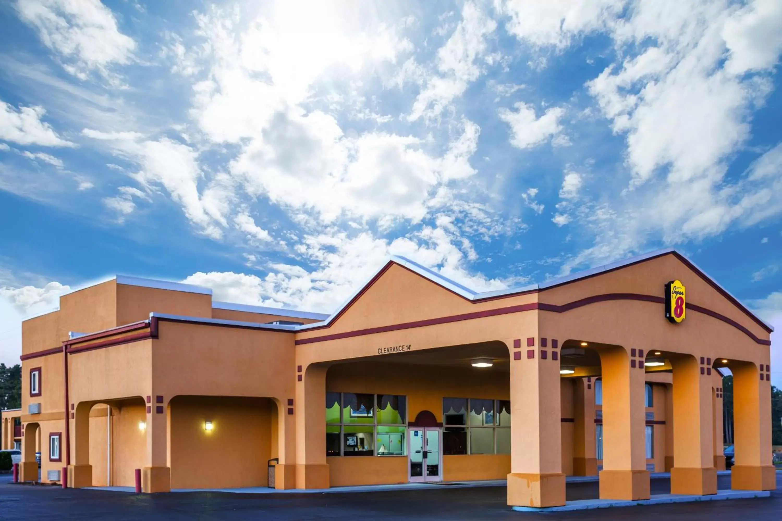 Super 8 by Wyndham Forsyth Super 8 by Wyndham Forsyth