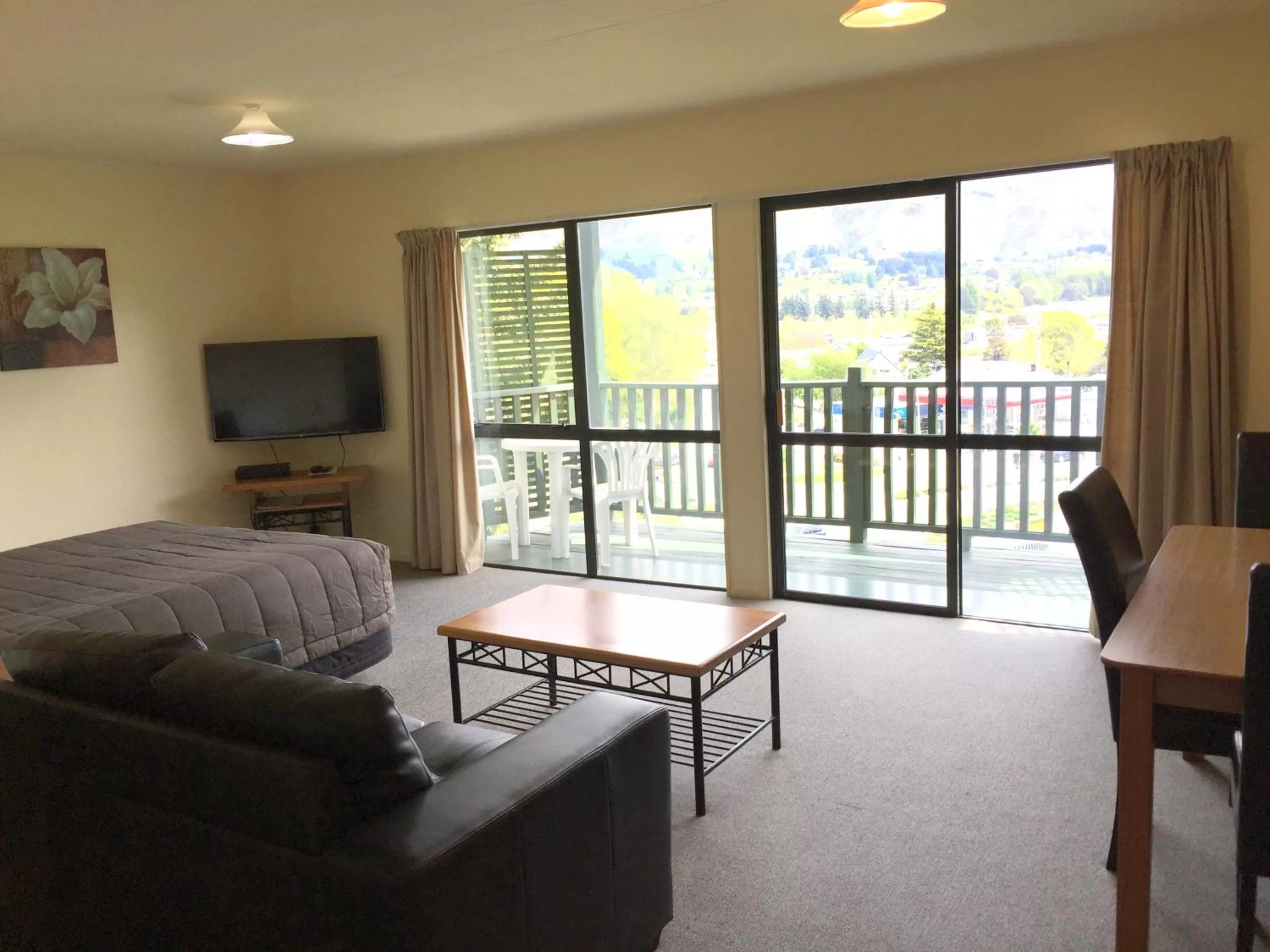 Seating Area in Wanaka Heights Motel