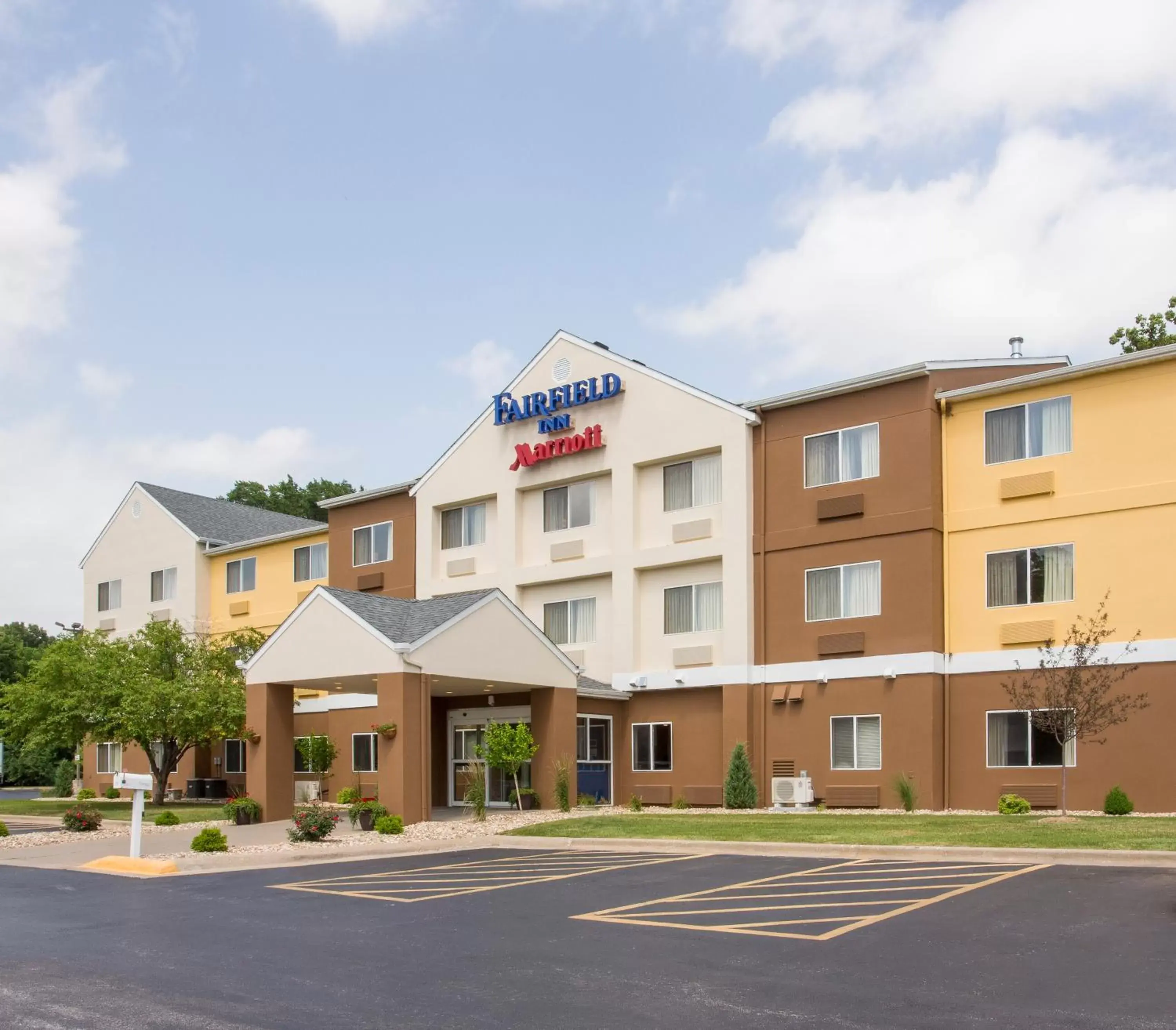 Fairfield Inn & Suites by Marriott Quincy Fairfield Inn & Suites by Marriott Quincy