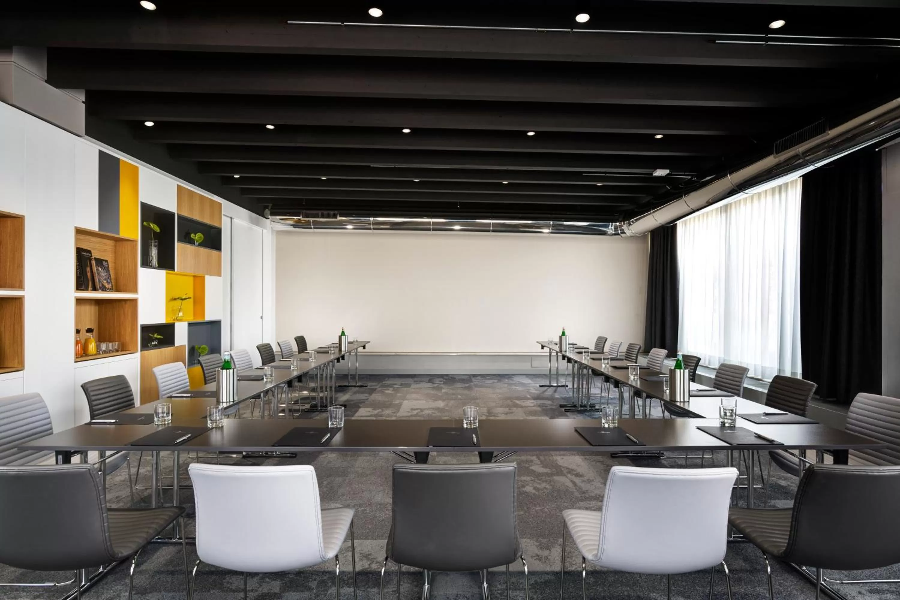 Business facilities in UNA Hotels The One Milano Hotel & Residence