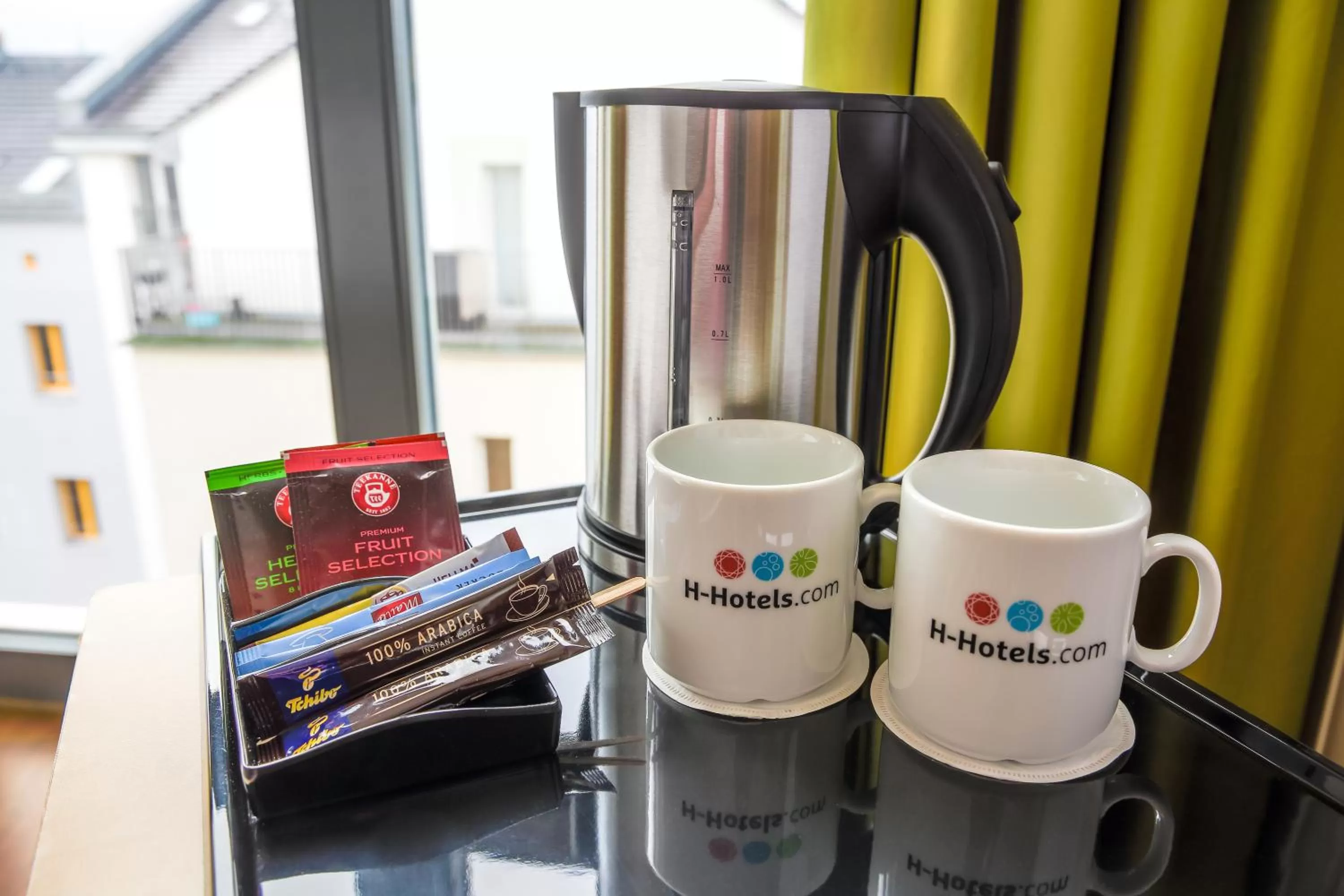 Coffee/tea facilities in H+ Hotel 4Youth