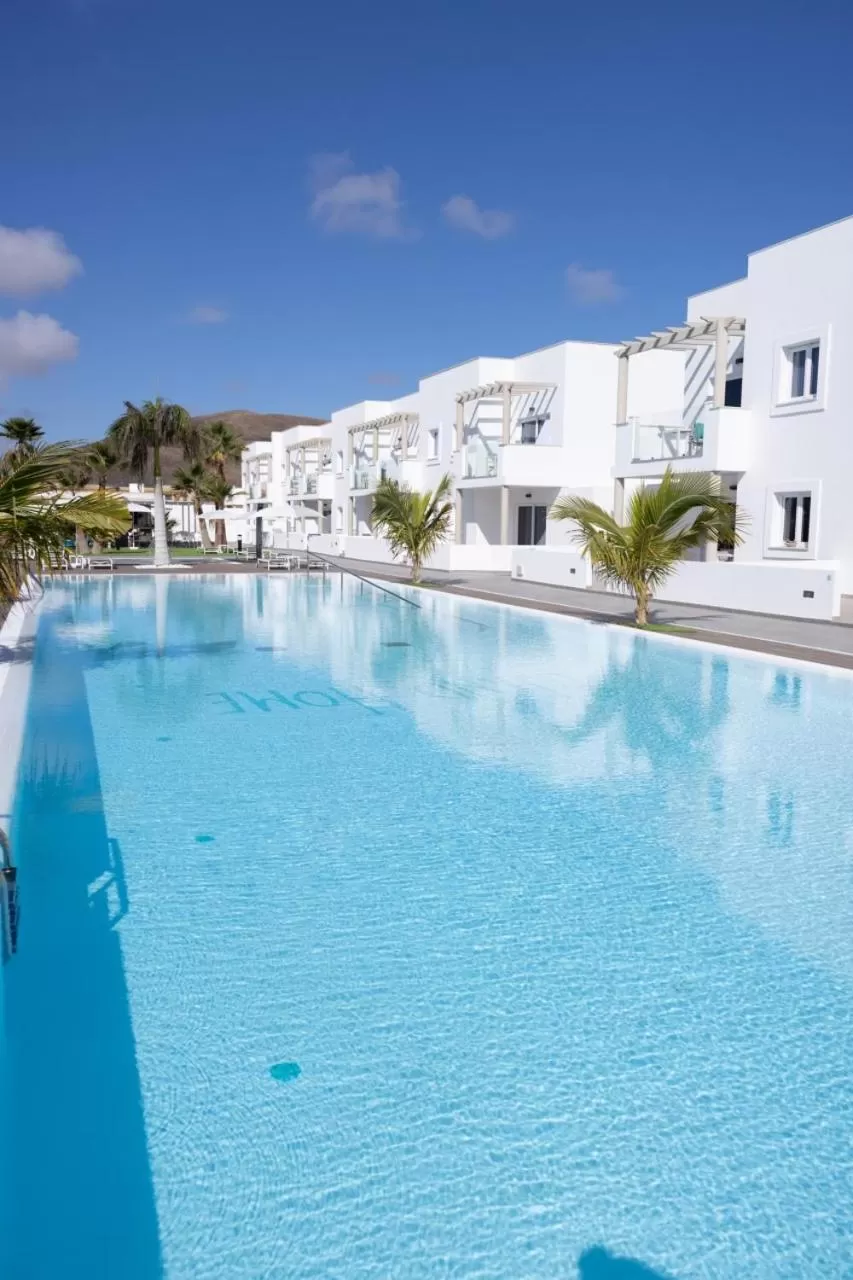 Property building, Swimming Pool in Island Home Fuerteventura