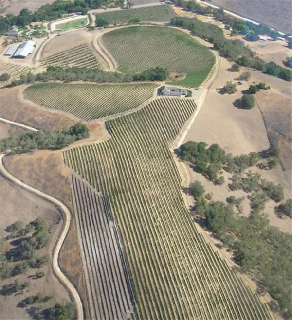 Facade/entrance in The Eden House Vineyard