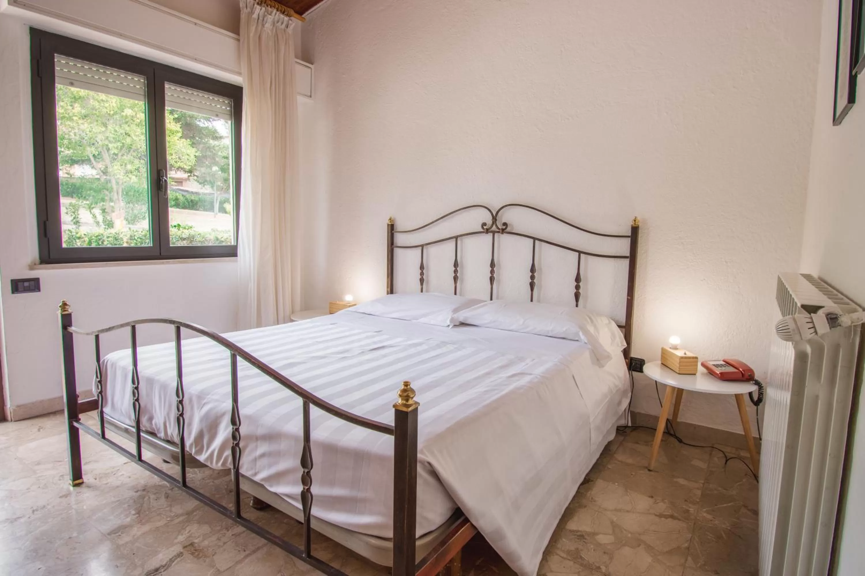 Bedroom, Bed in Hotel Cantalodole