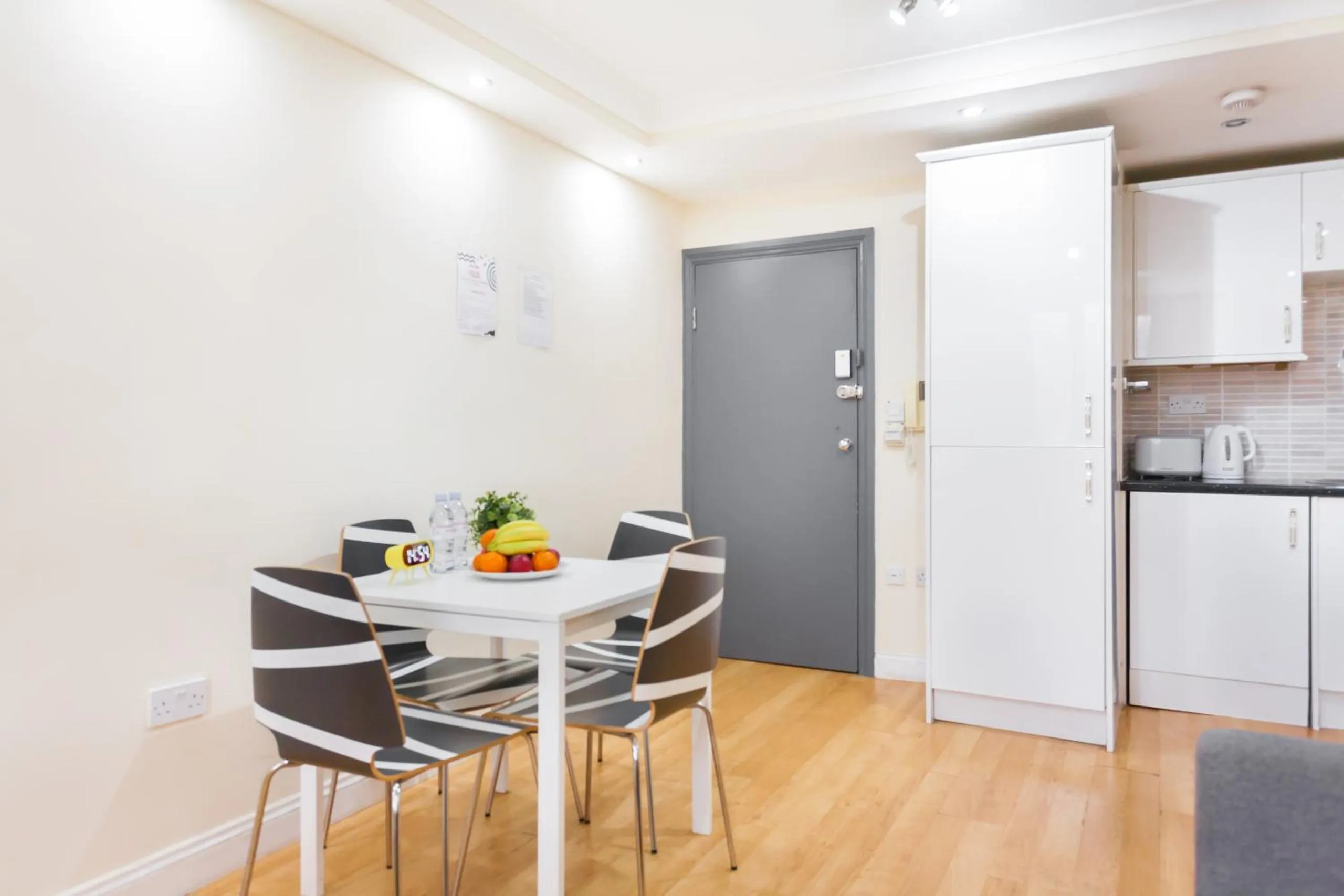 Dining area in Kings Cross Prime Stay Apartments