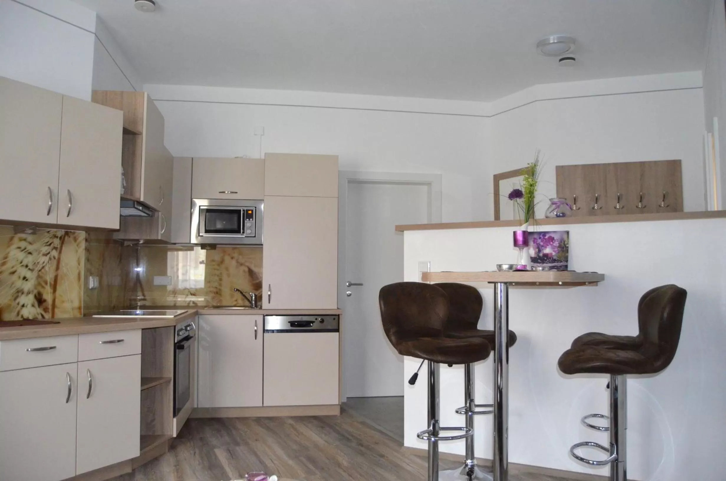 Dining area, Kitchen/Kitchenette in Pension zum Strell