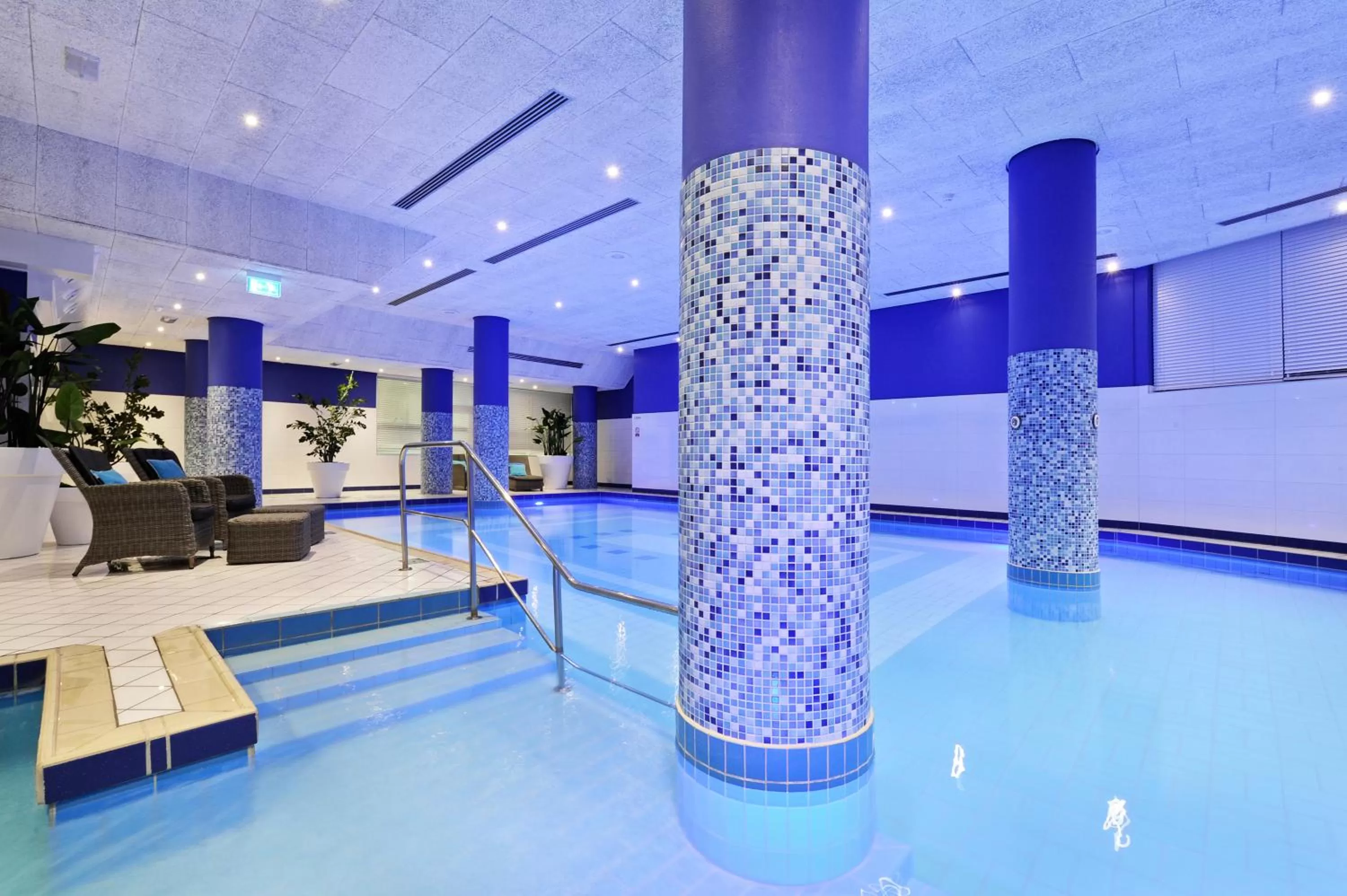 Swimming pool in Van der Valk Theaterhotel Almelo