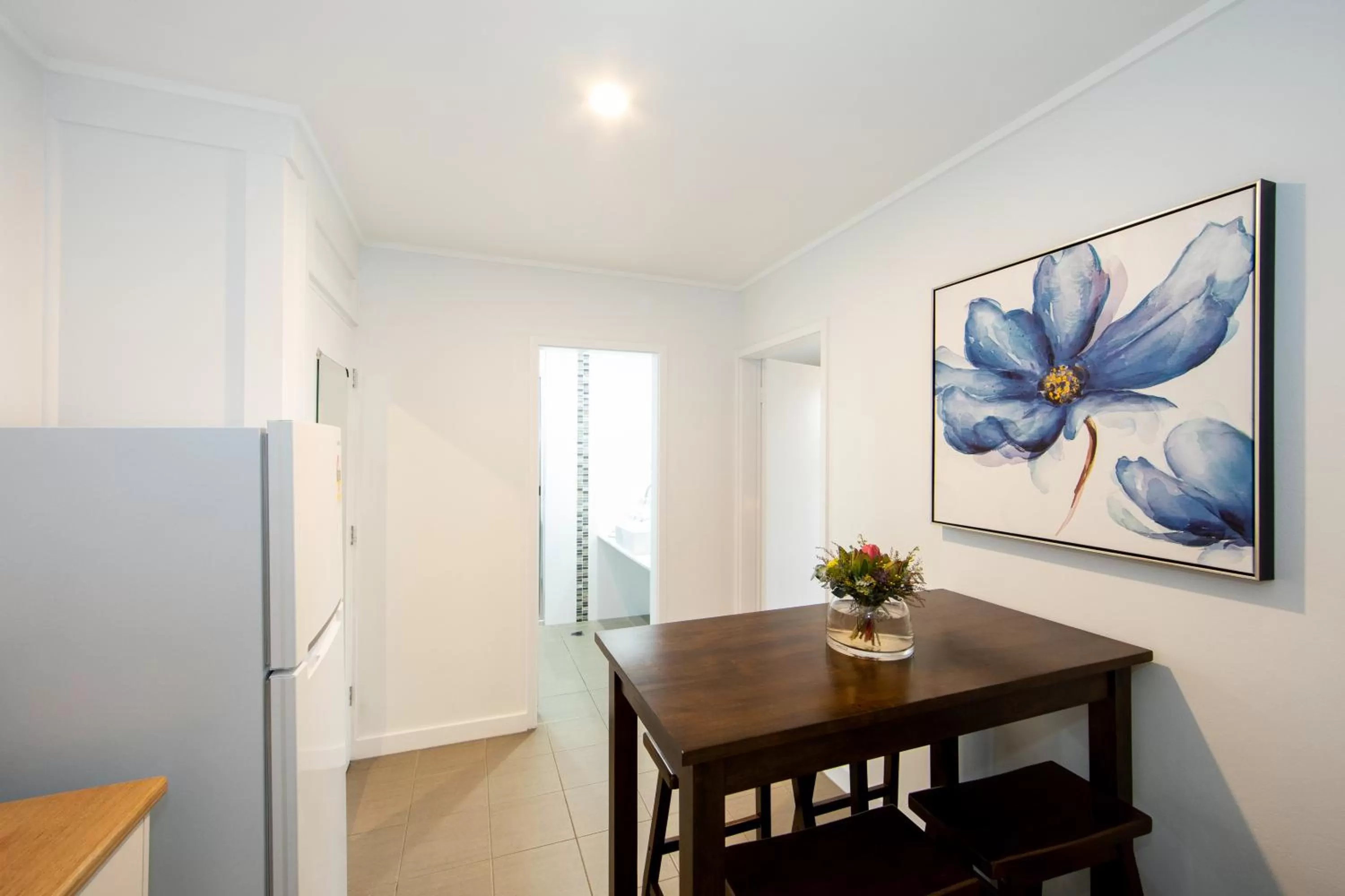 Dining area in New England Motor Lodge