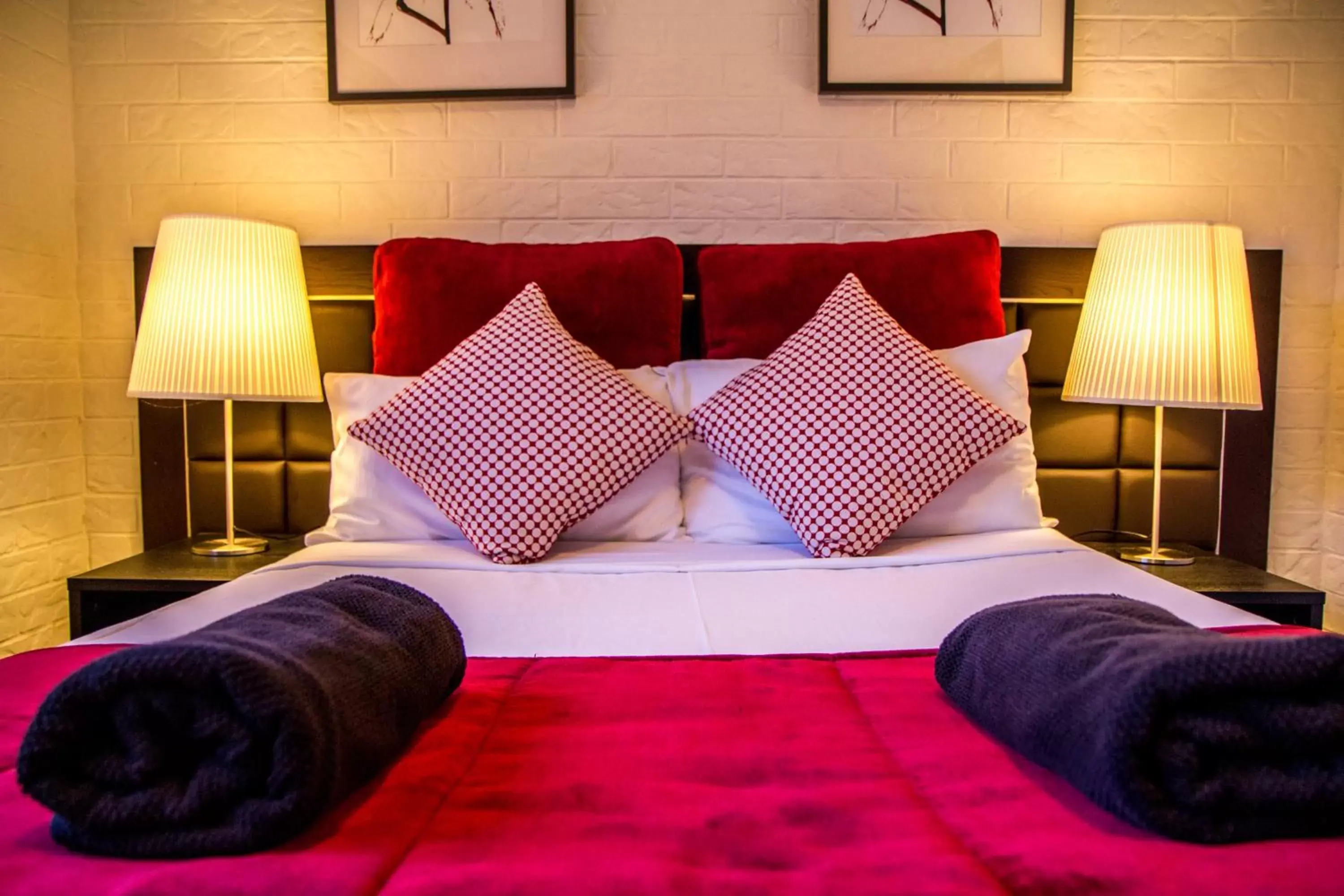 Budget Double Room with Shared Bathroom in Ascot Budget Inn & Residences Budget Double Room with Shared Bathroom in Ascot Budget Inn & Residences