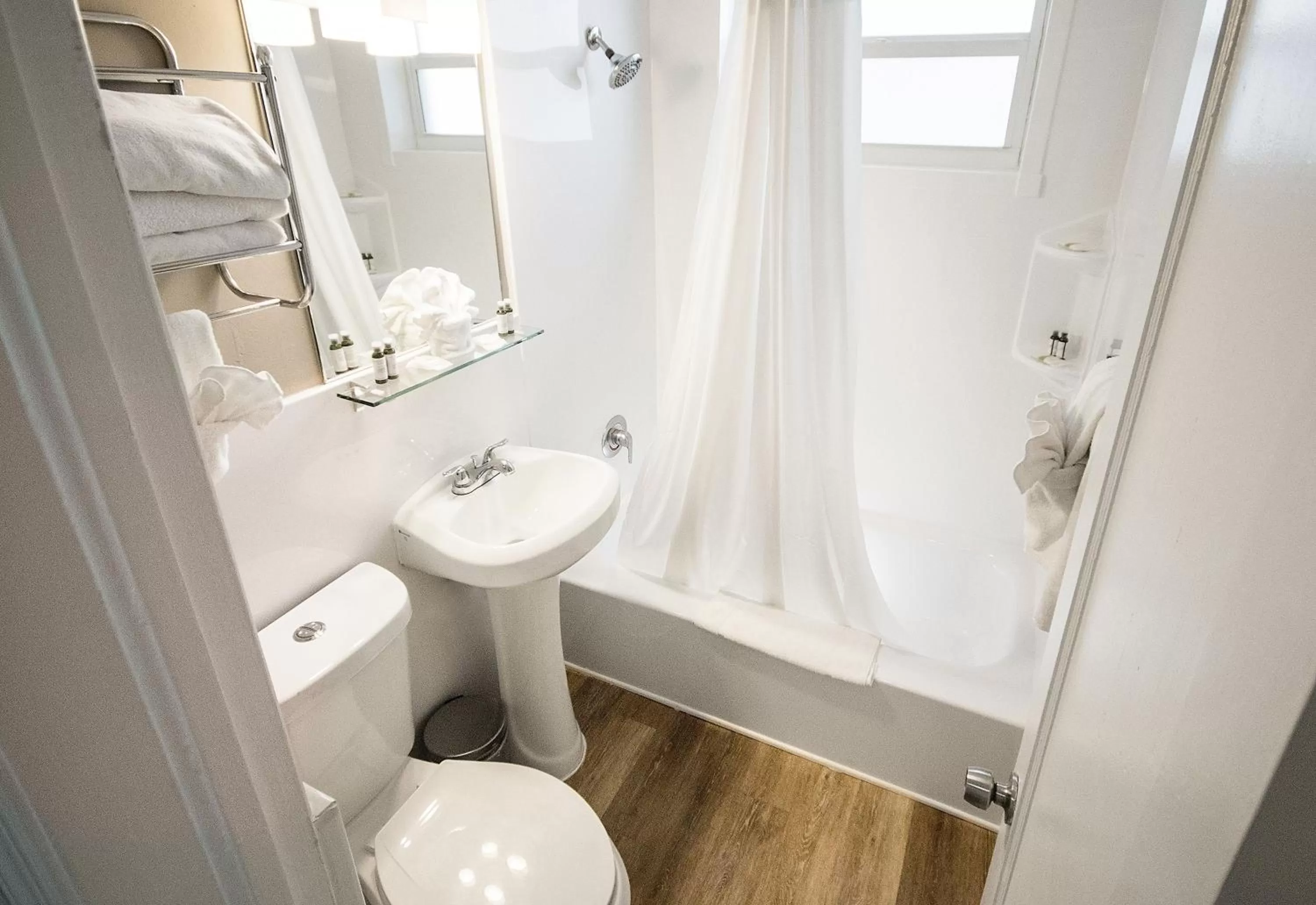 Shower in Ocean Reef Suites