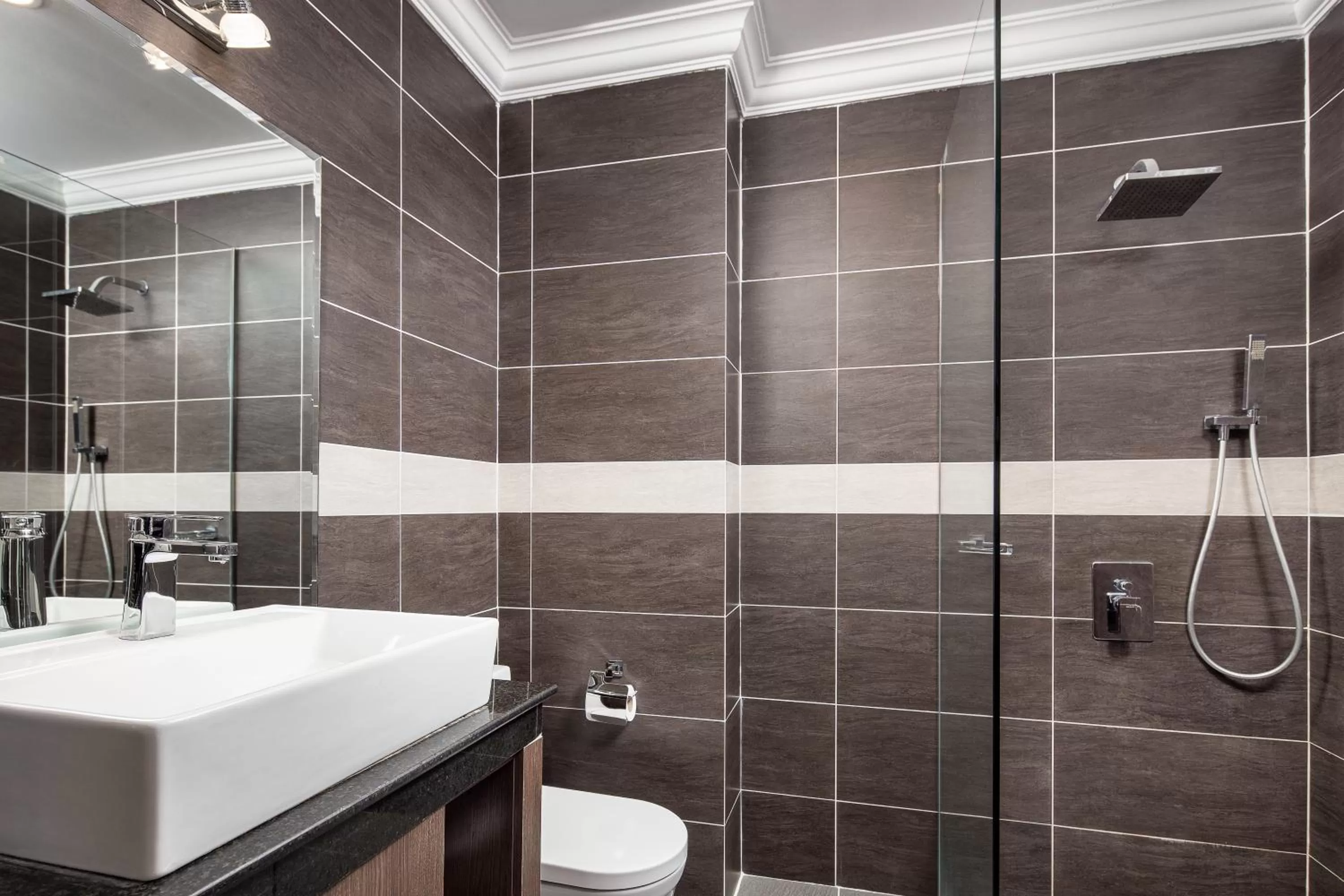 Shower in HM Grand Central Hotel