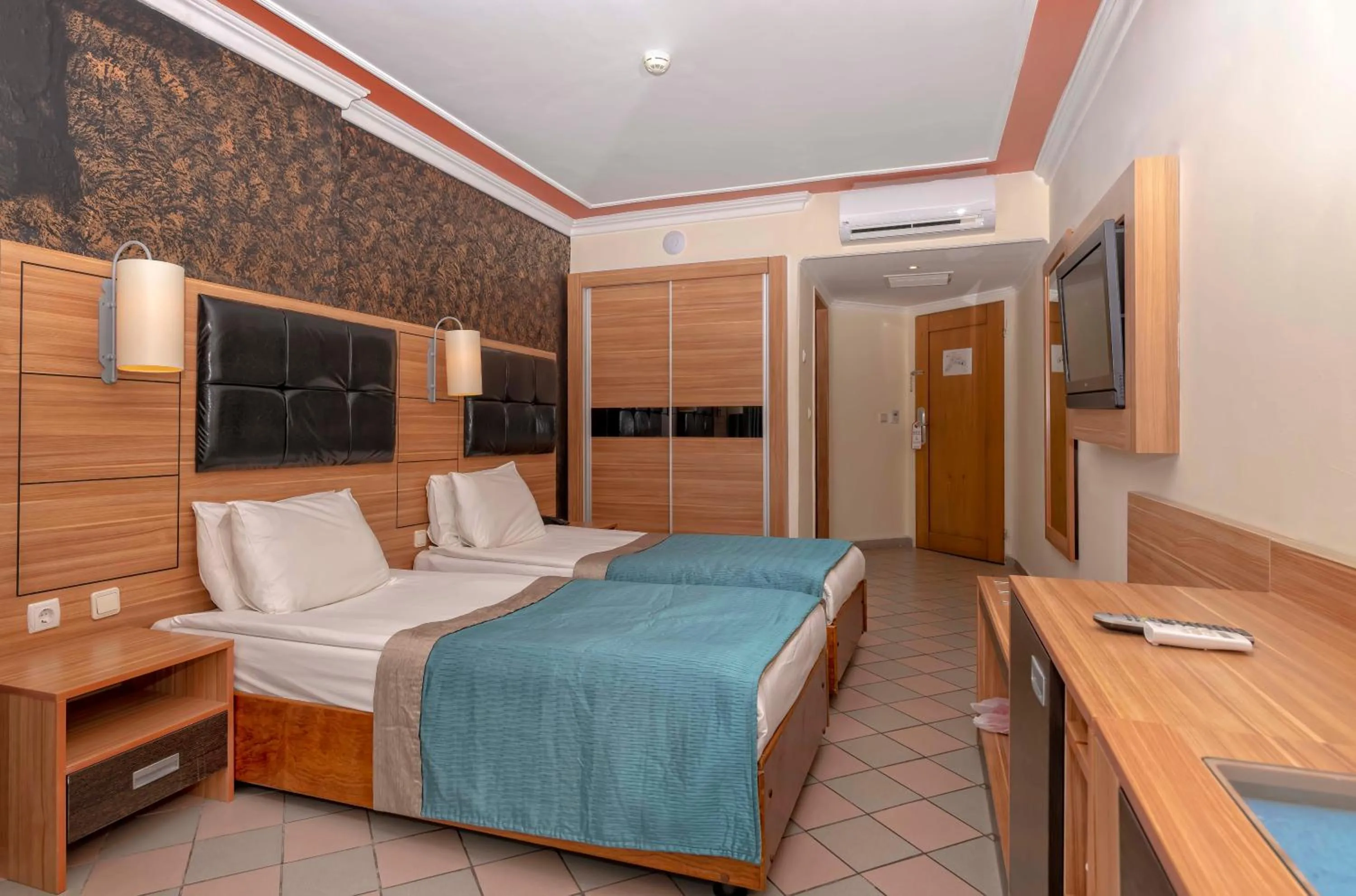  Standard Double Room (2 Adults + 2 Children) in Armas Kaplan Paradise