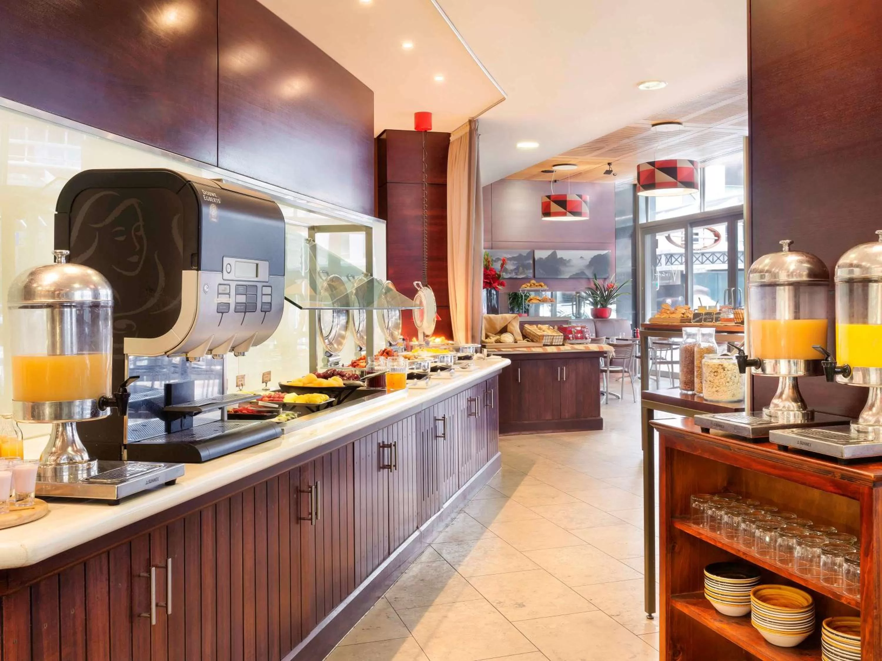 Restaurant/places to eat in ibis Wellington