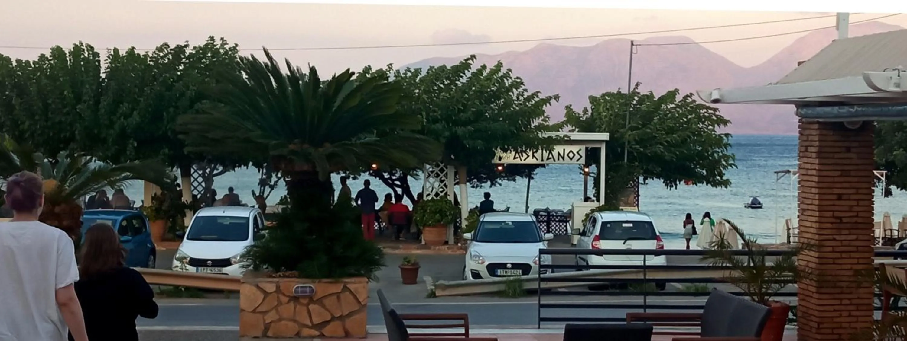 Restaurant/places to eat in Faedra Beach