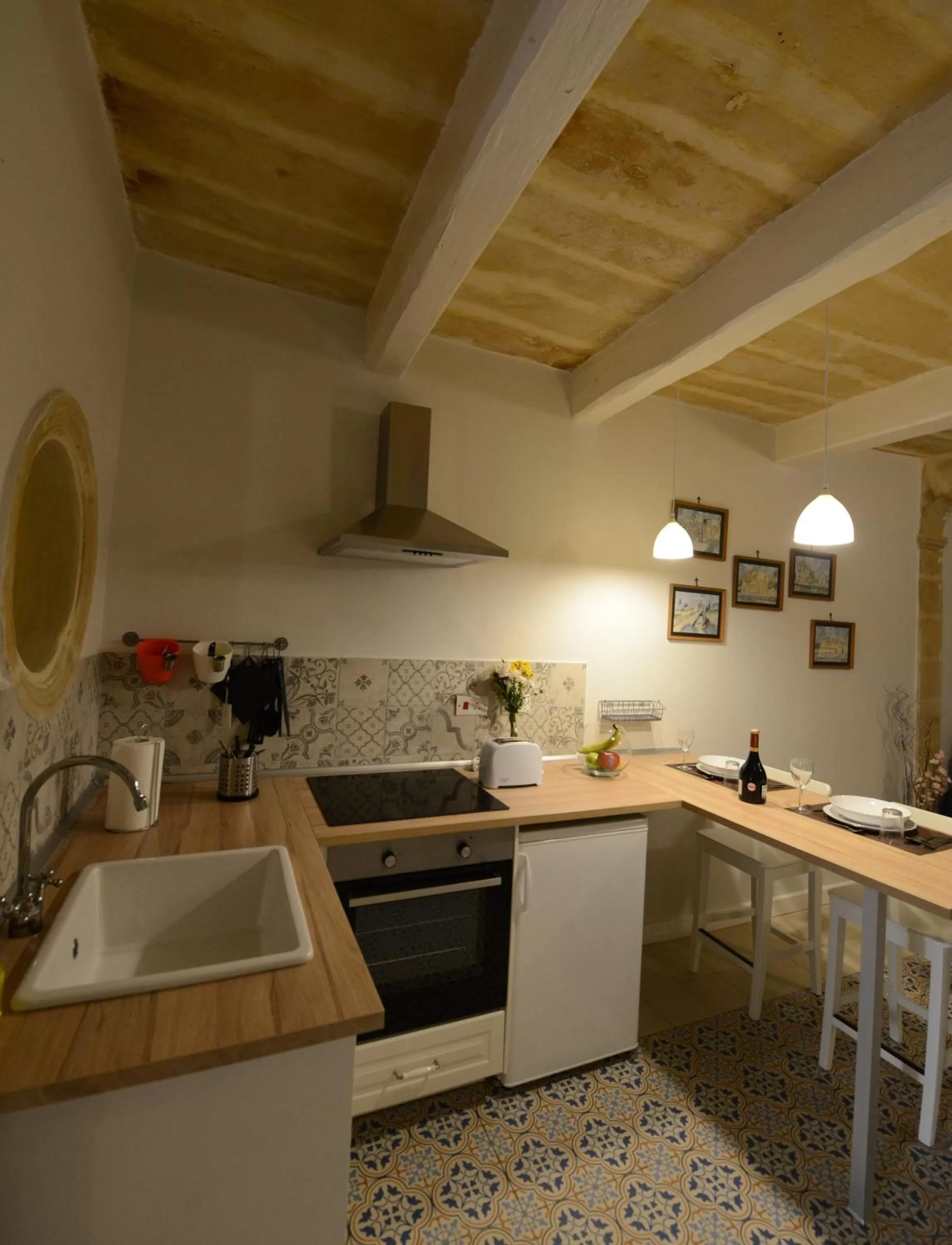 Kitchen or kitchenette in Paulos Valletta