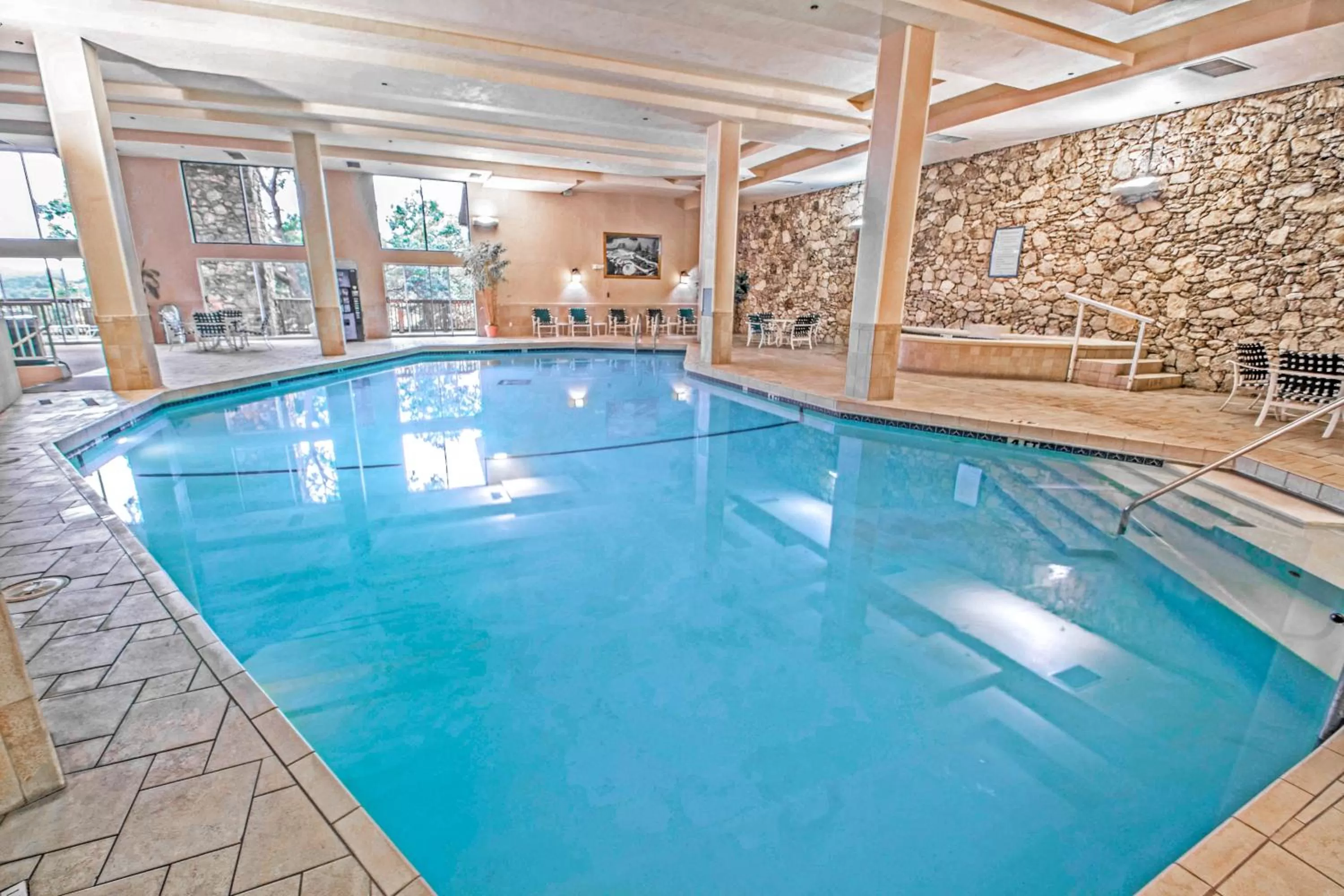 Swimming pool in Margaritaville Lake Resort Lake of the Ozarks