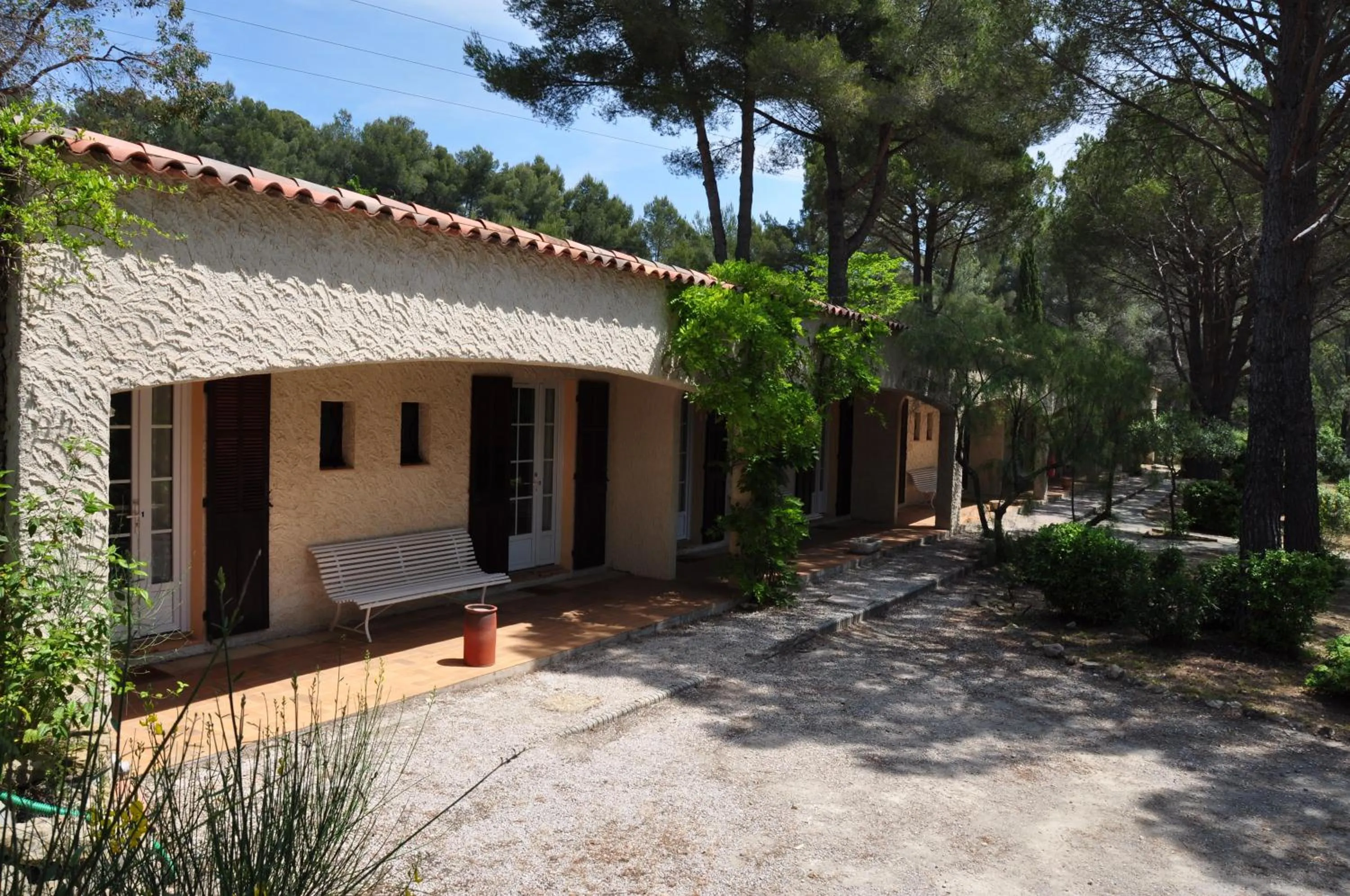 Facade/entrance in La Cigalière
