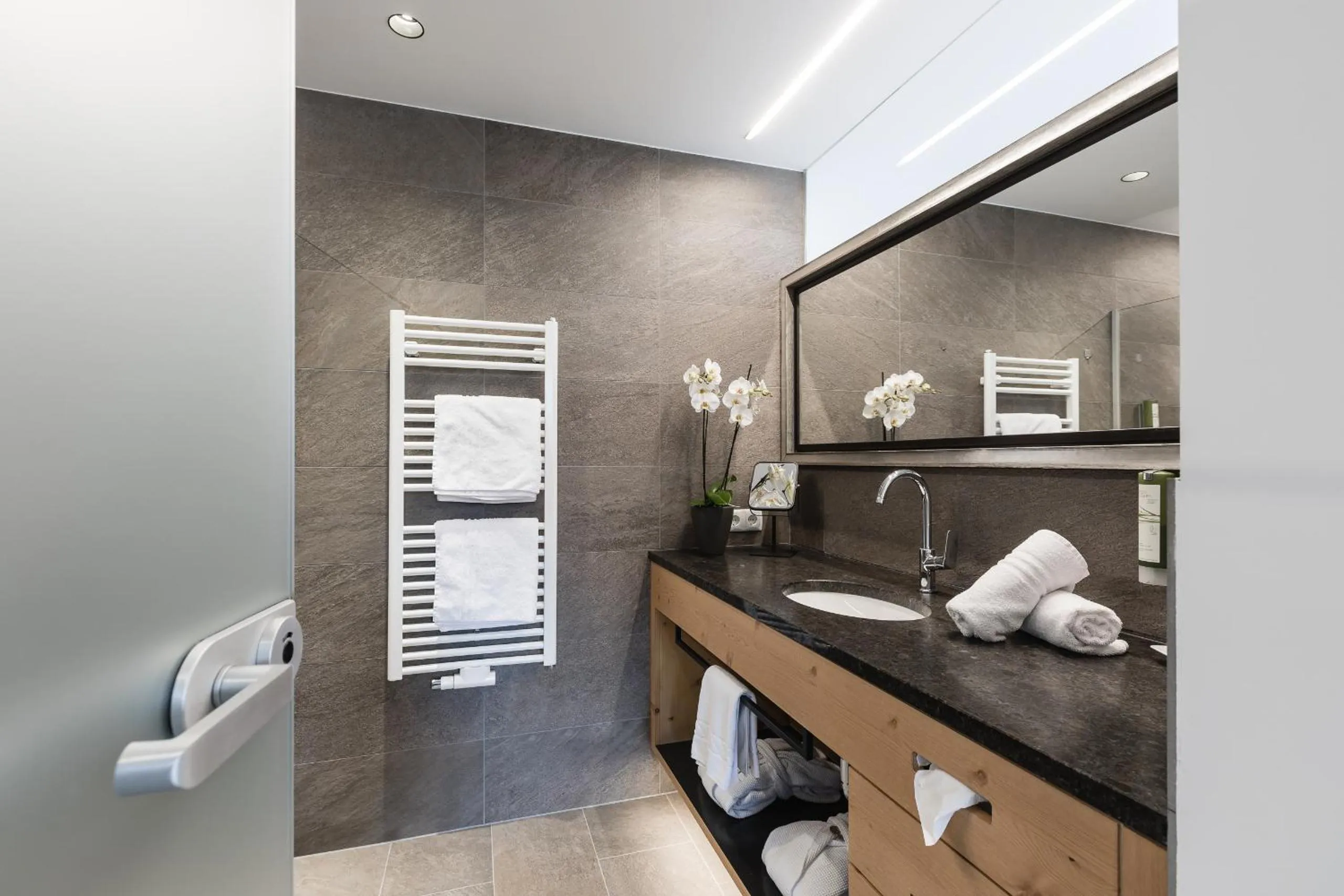 Bathroom in Aktiv Panoramahotel Daniel