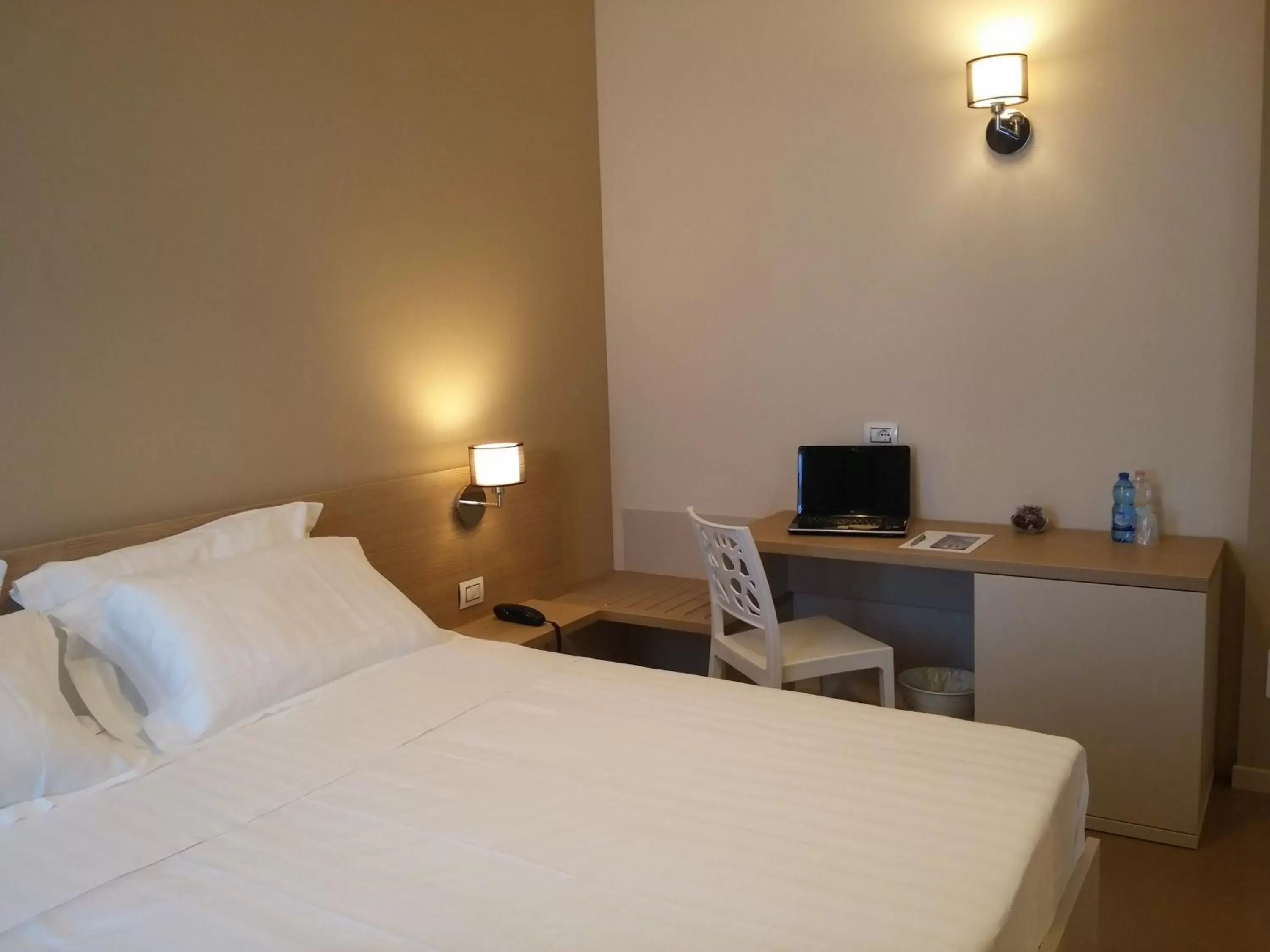 Double or Twin Room with Bathroom in Nuovo Albergo Operai Double or Twin Room with Bathroom in Nuovo Albergo Operai