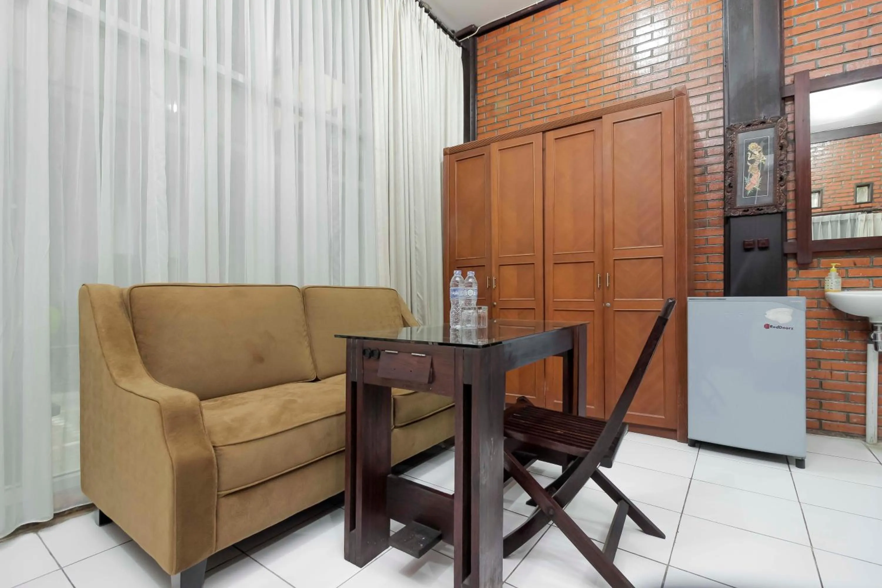 Area and facilities in RedDoorz @ Cilandak Timur