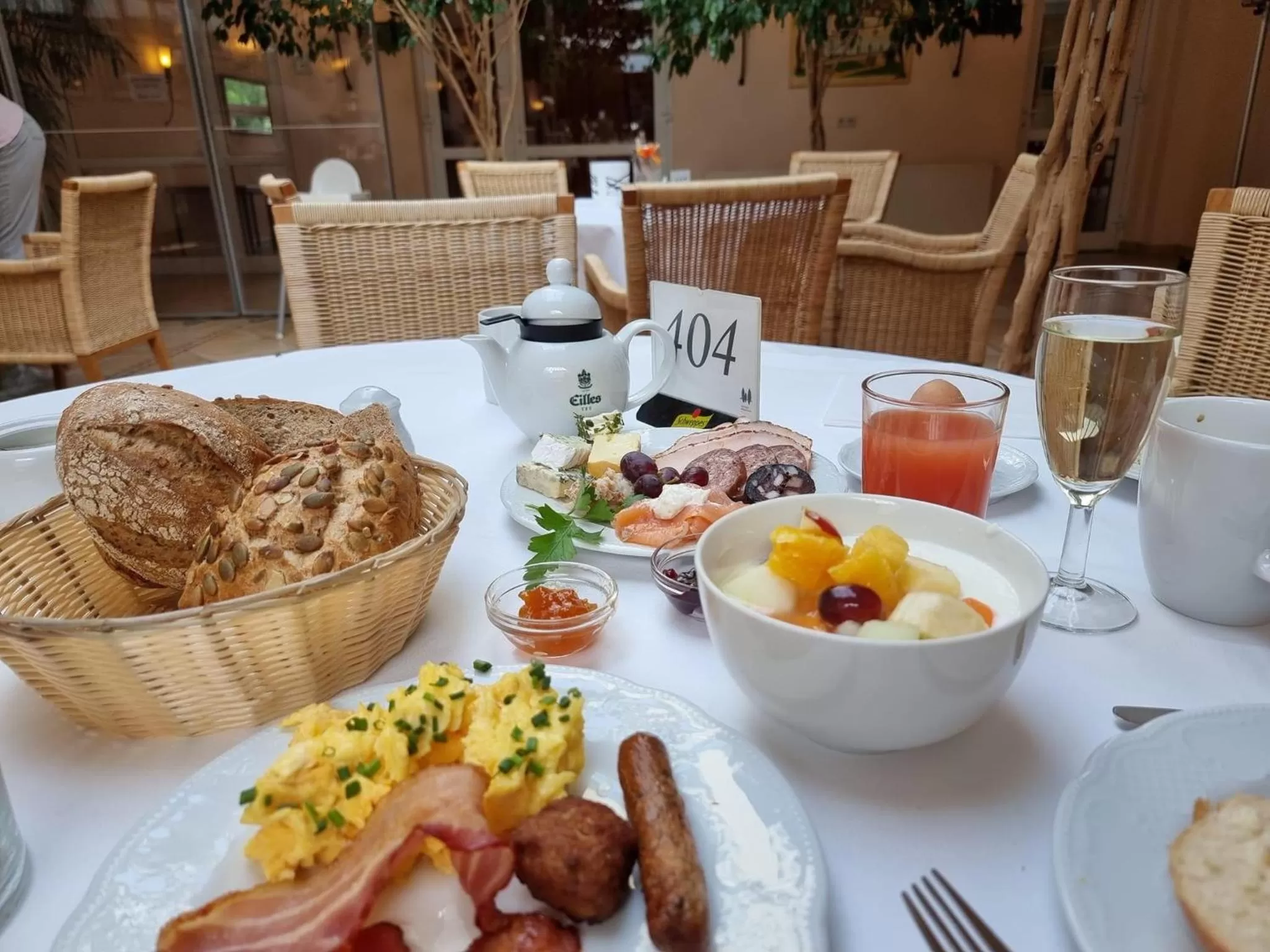 Buffet breakfast in Hotel Landhaus Wörlitzer Hof