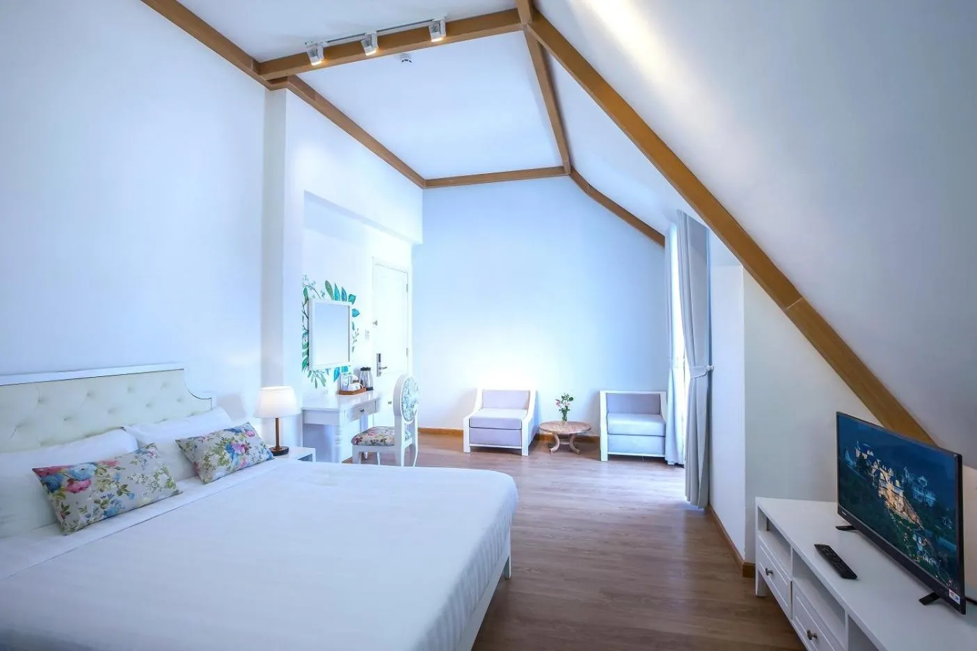 TV and multimedia, Bed in Dalat De Charme Village