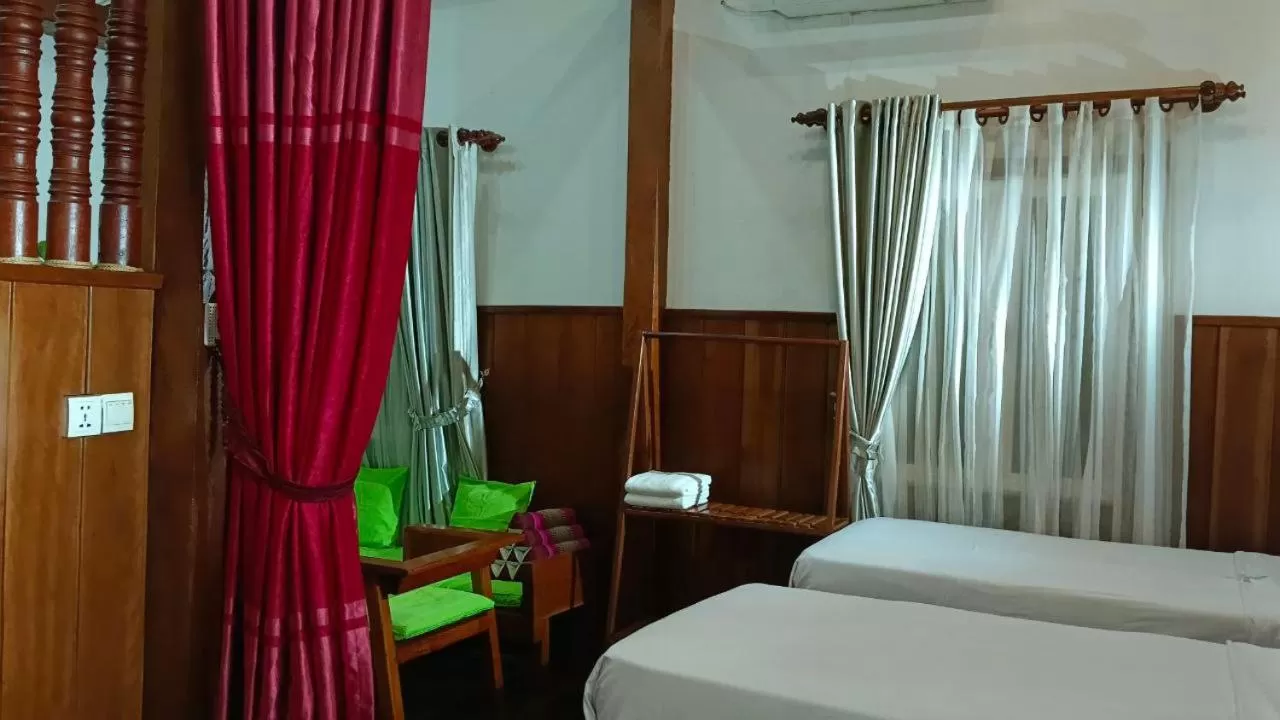 Living room, Bed in Maison Model d'Angkor