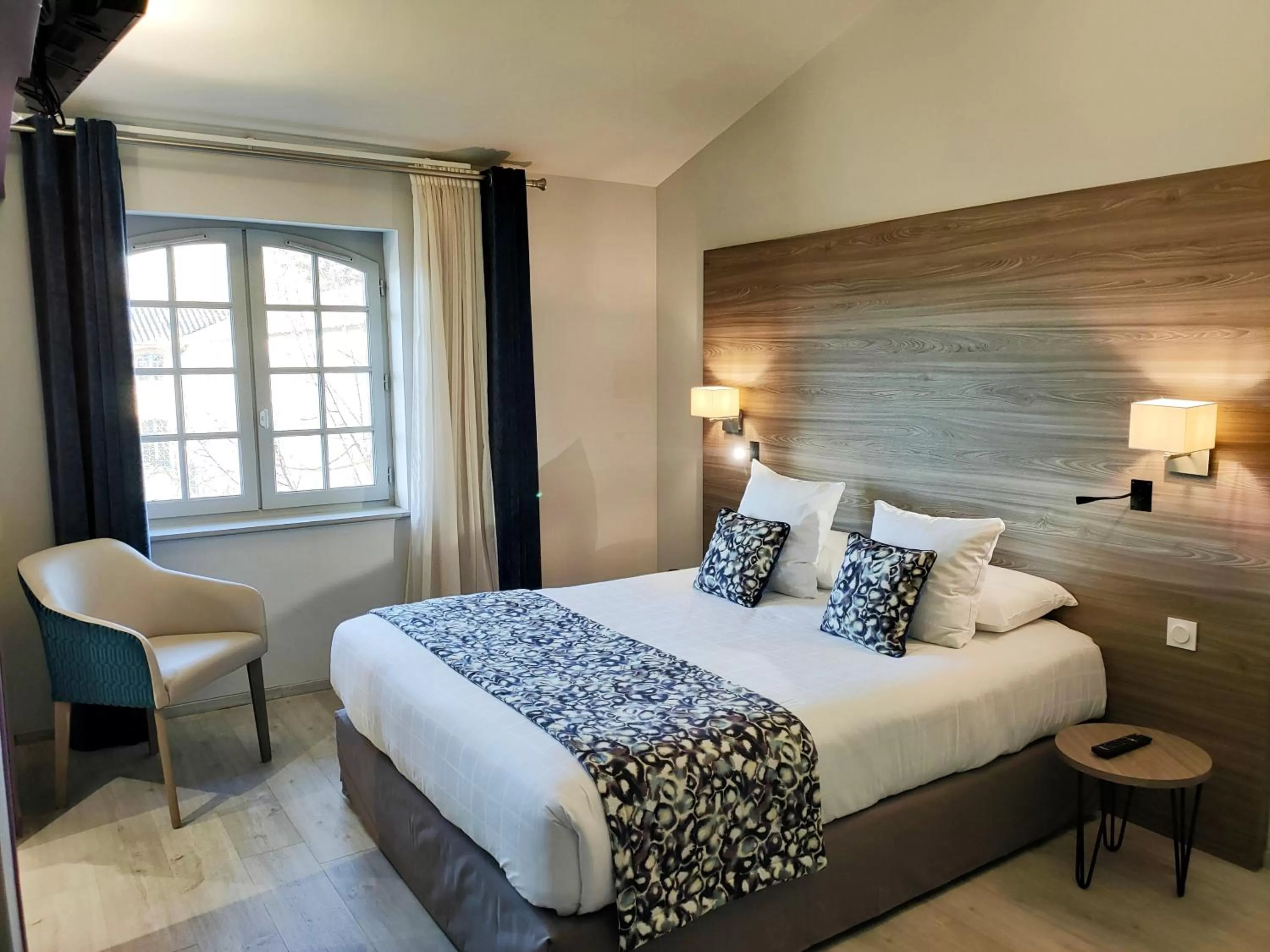 Photo of the whole room, Bed in Abbaye des Capucins Spa & Resort