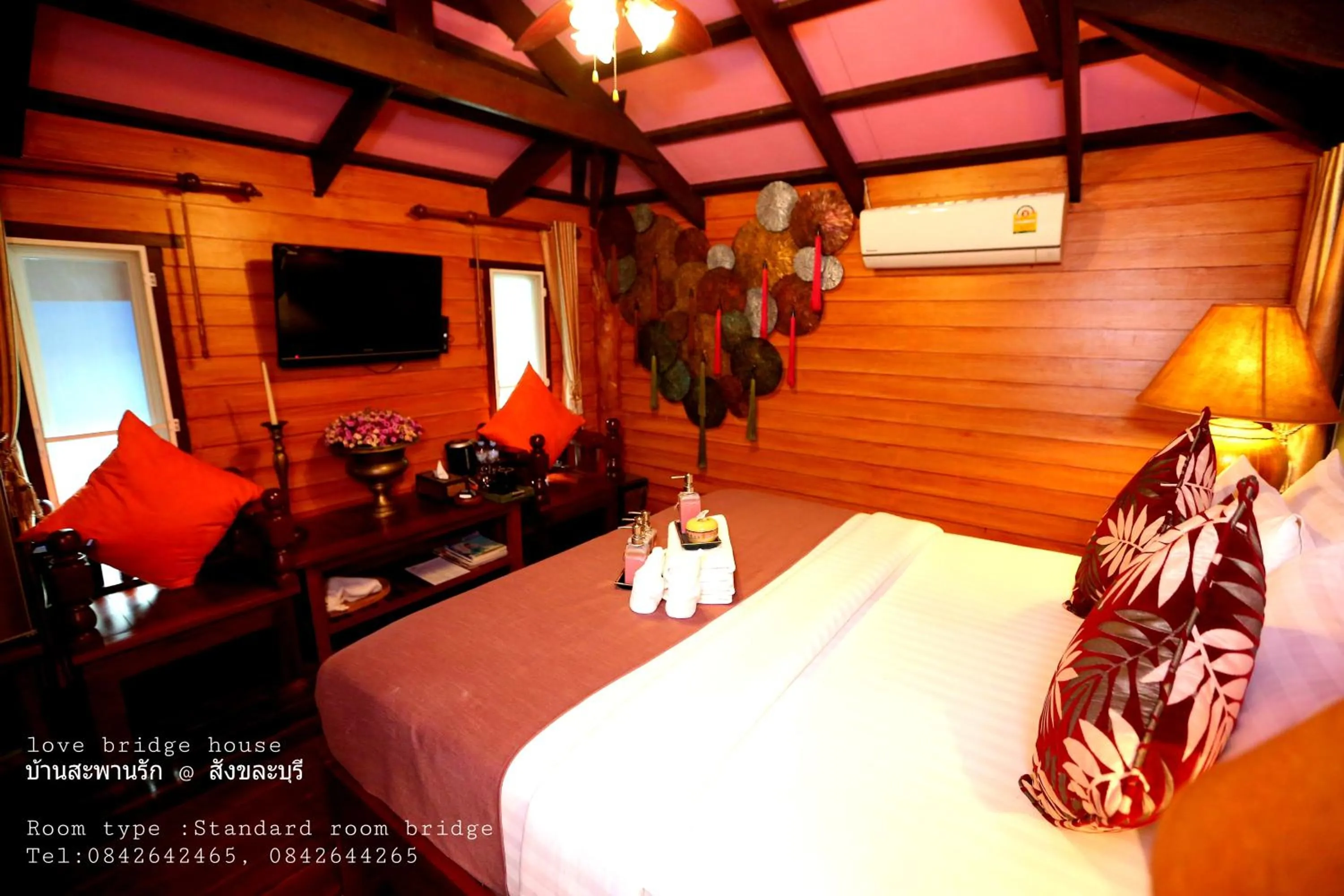 Bed in Love Bridge House บ้านสะพานรัก