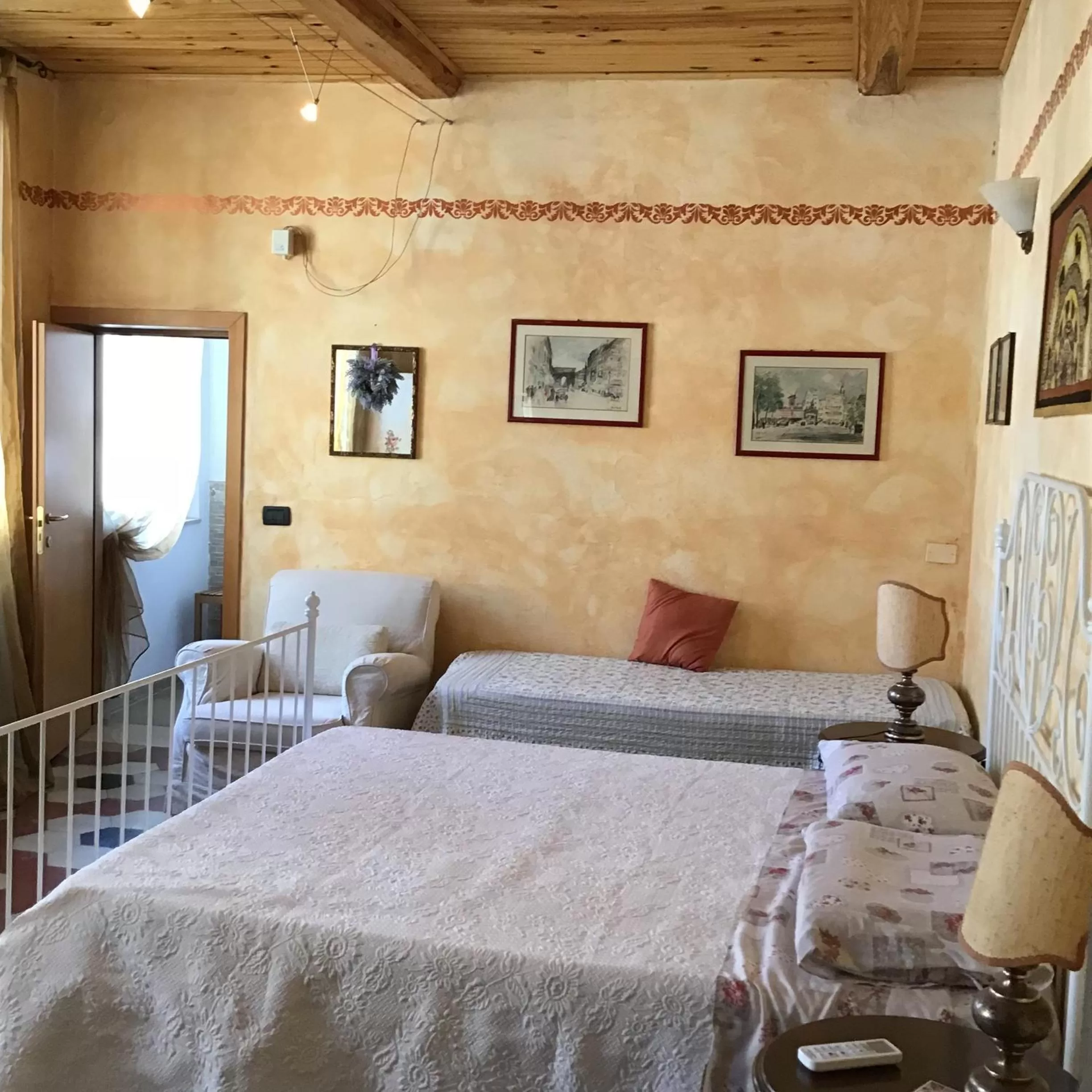 Photo of the whole room, Bed in B&B Polirone