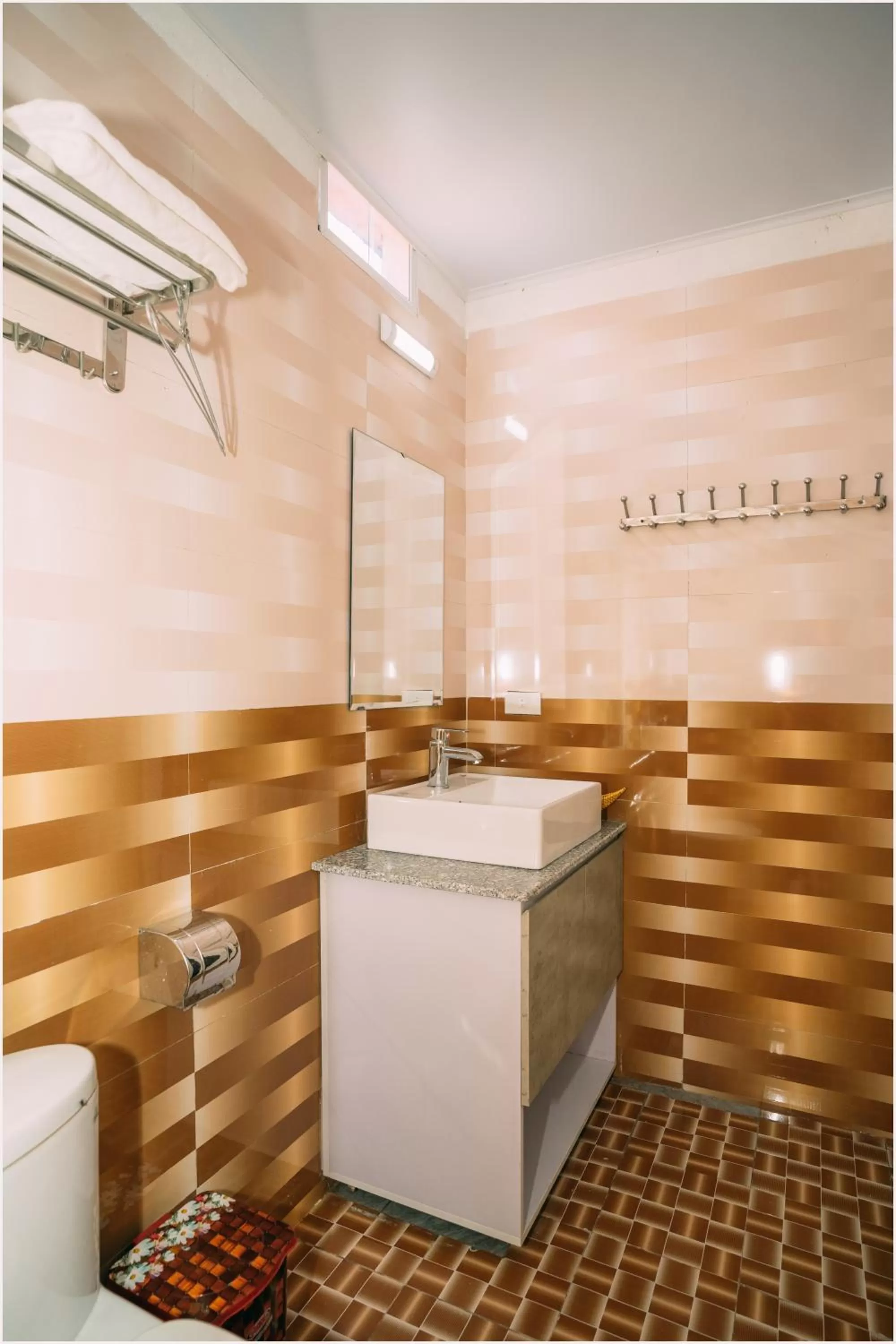 Toilet, Bathroom in Tam Coc Windy Fields