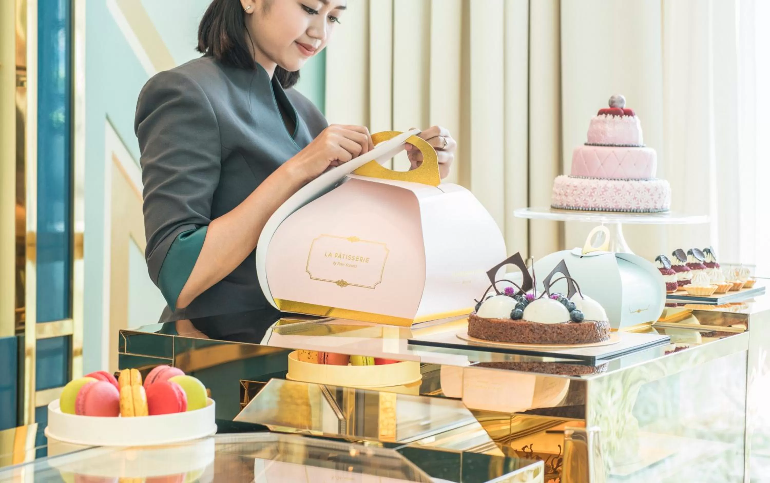 Restaurant/places to eat in Four Seasons Hotel Jakarta