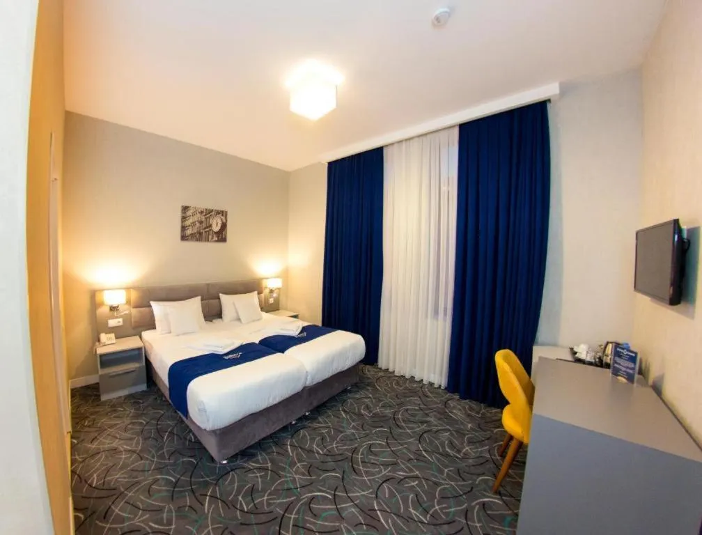 Photo of the whole room in Tribeca Hotel