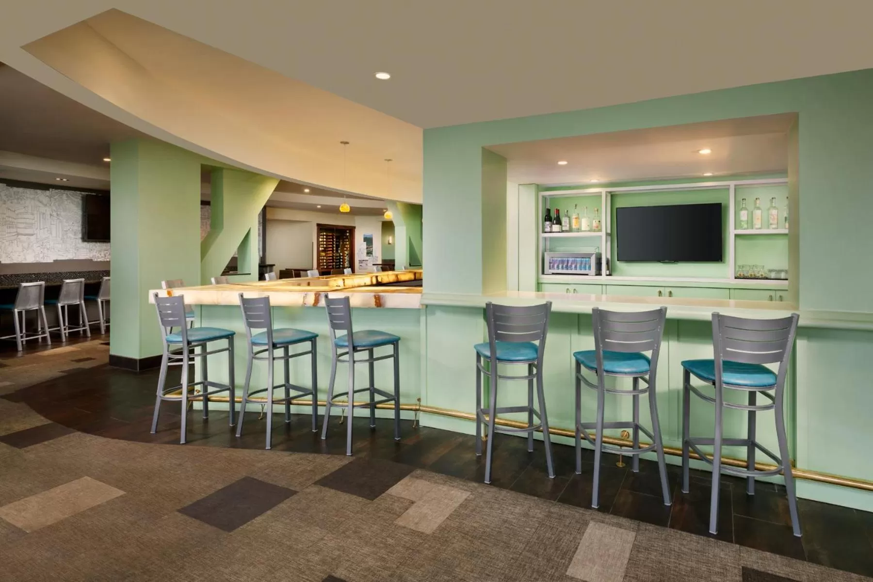 Restaurant/places to eat in Elevation Hotel & Spa