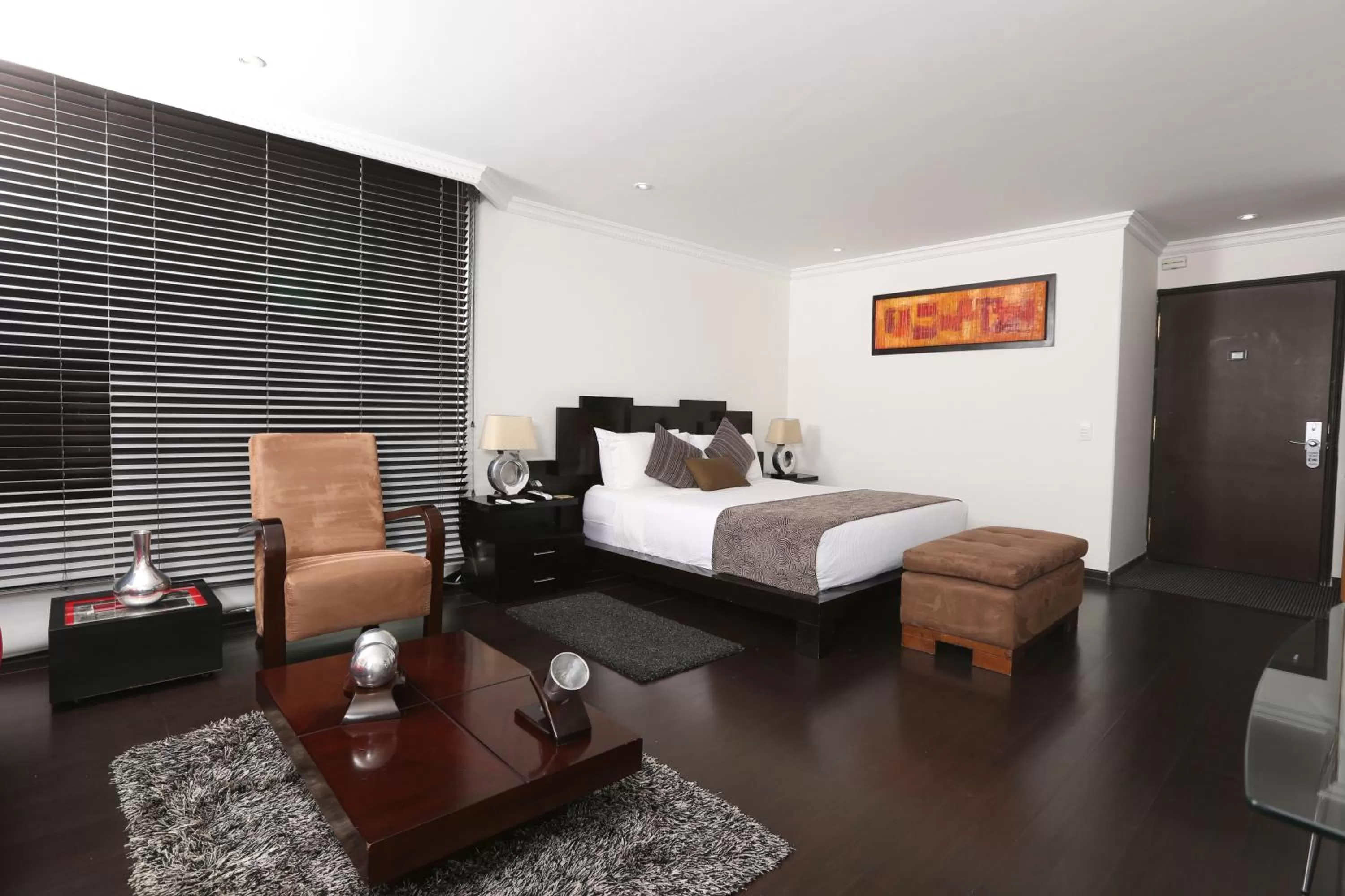 Photo of the whole room, Bed in Hotel Suites 108