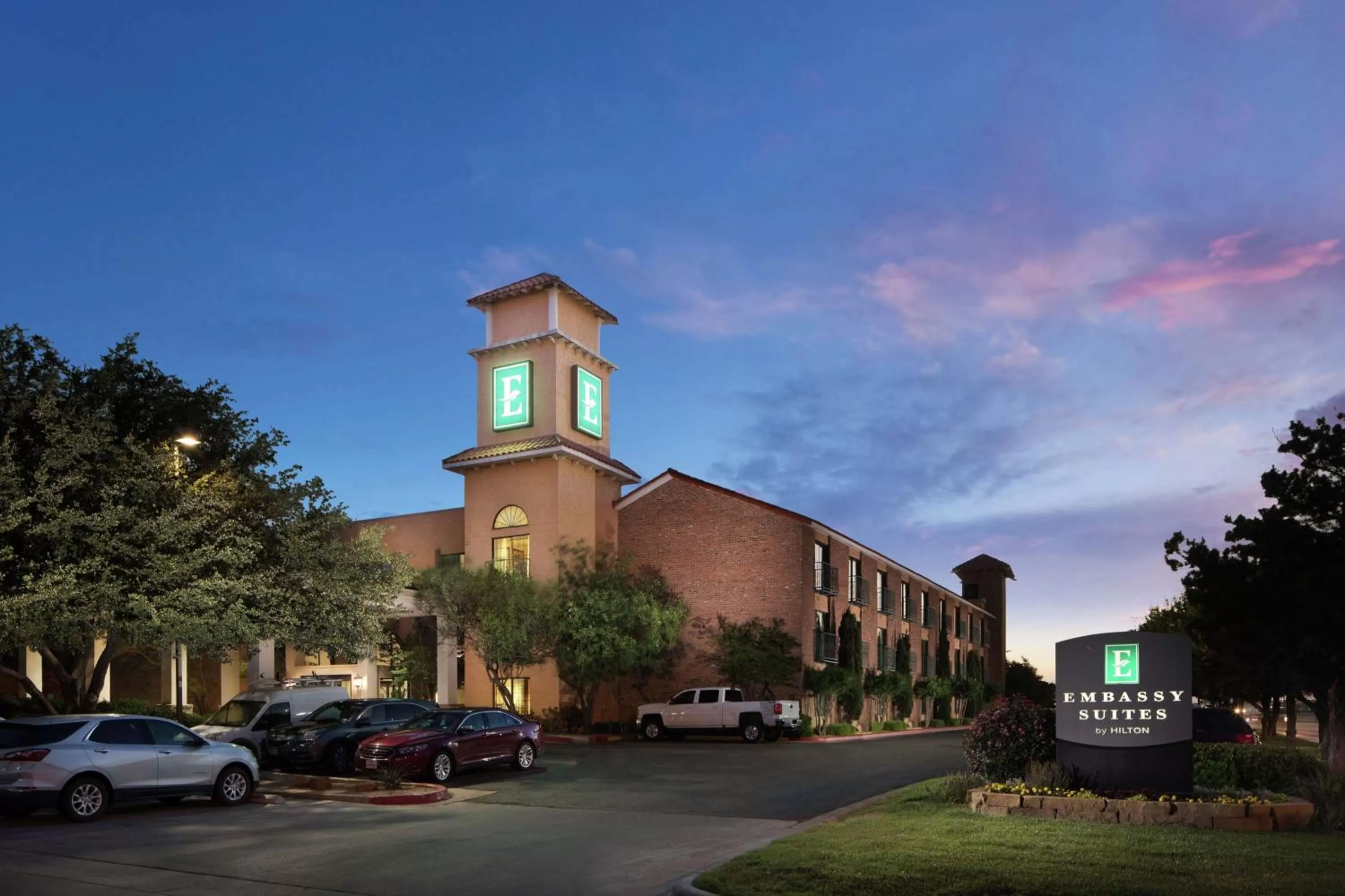 Property building in Embassy Suites Lubbock