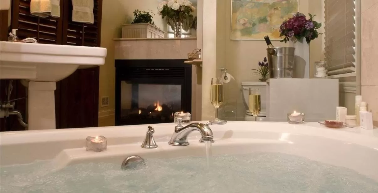 Bathroom in Harvey House Bed & Breakfast