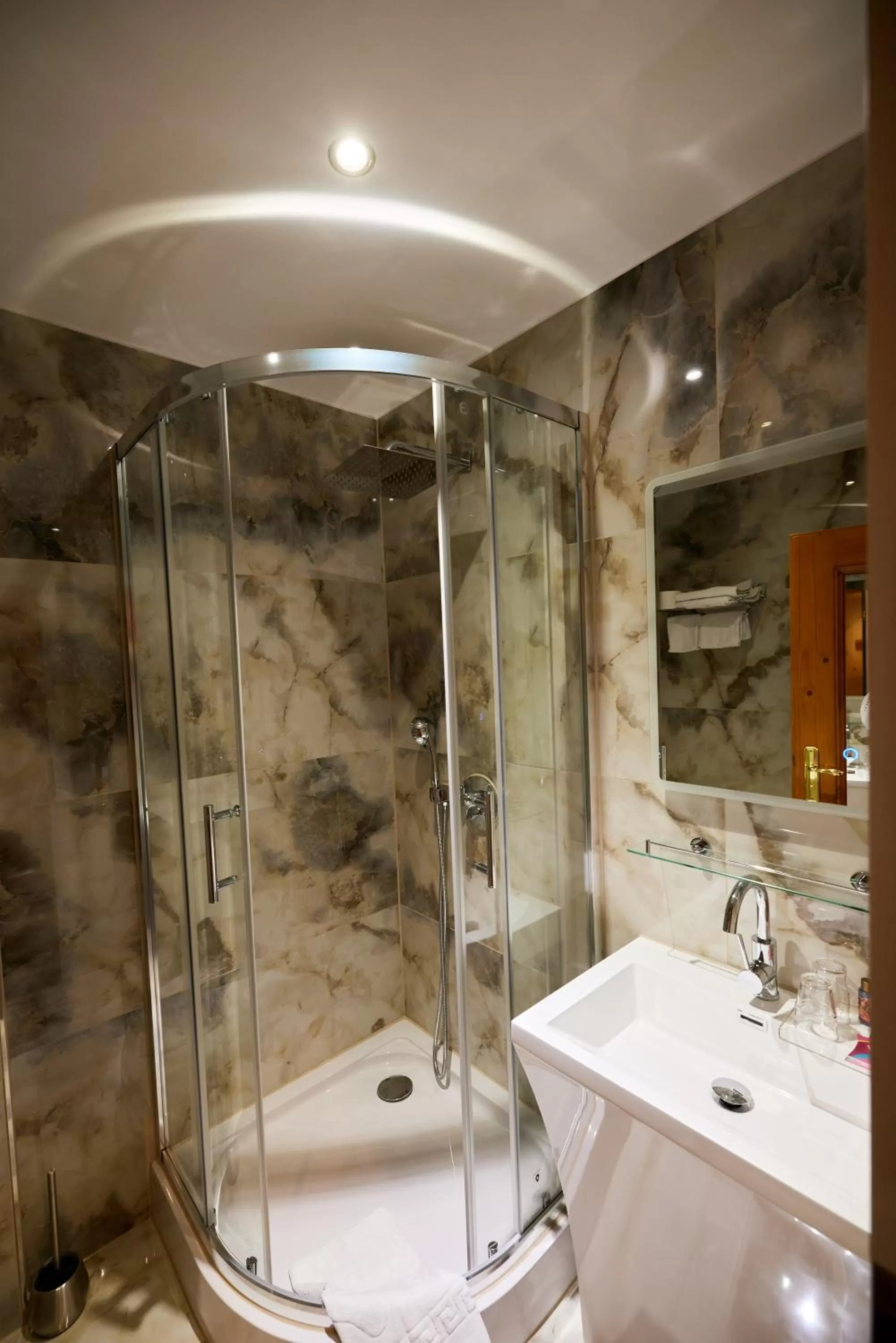 Bathroom in Atlas Posthotel