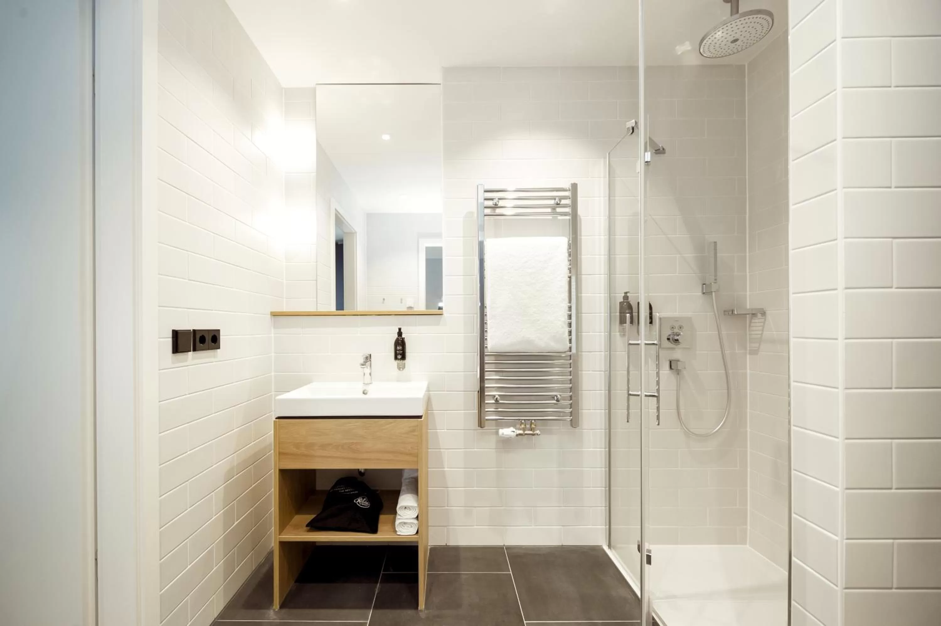 Bathroom in Wilde Aparthotels Berlin, Checkpoint Charlie