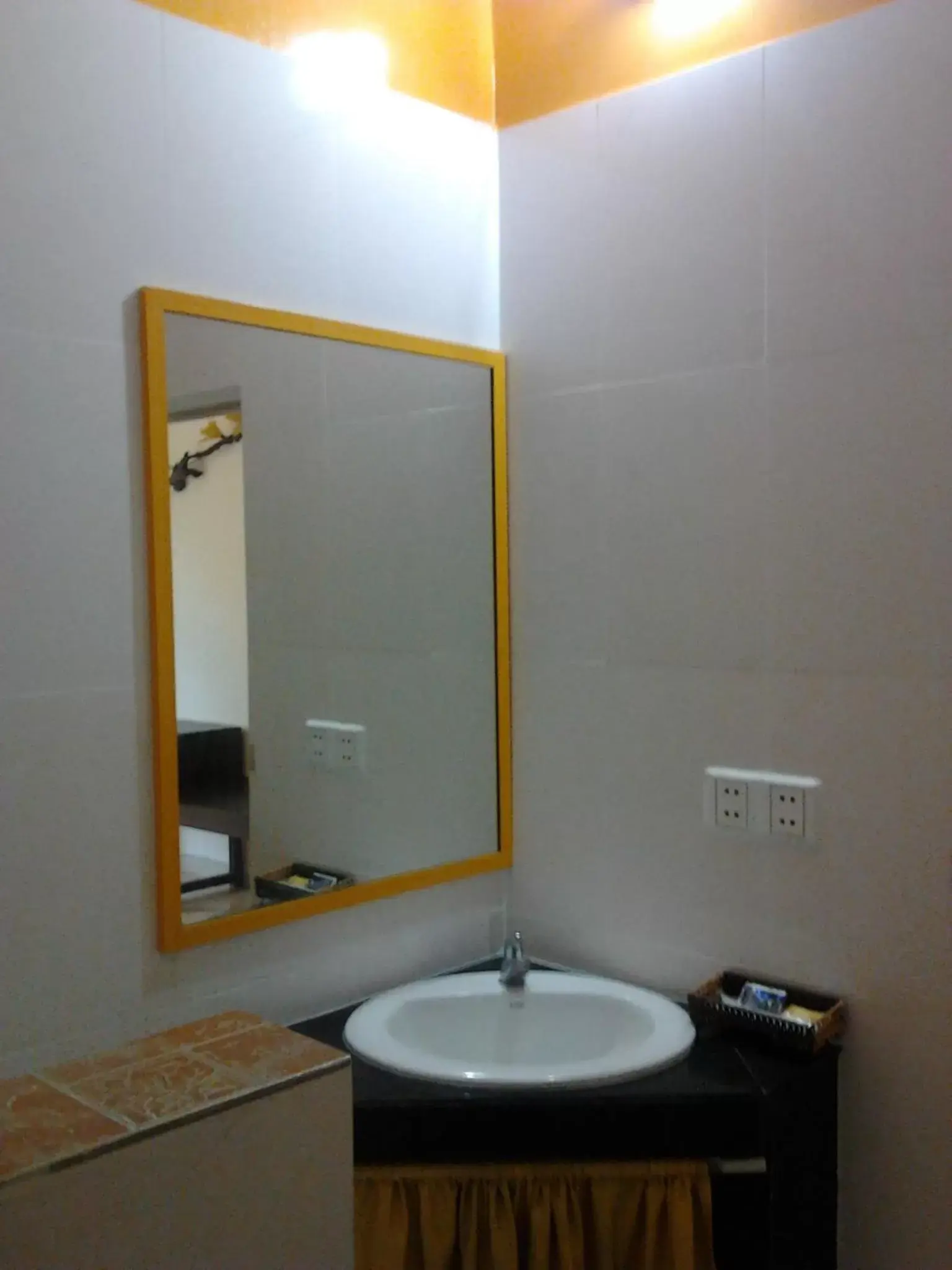 Budget Double or Twin Room in Hotel de la Plage Budget Double or Twin Room in Hotel de la Plage