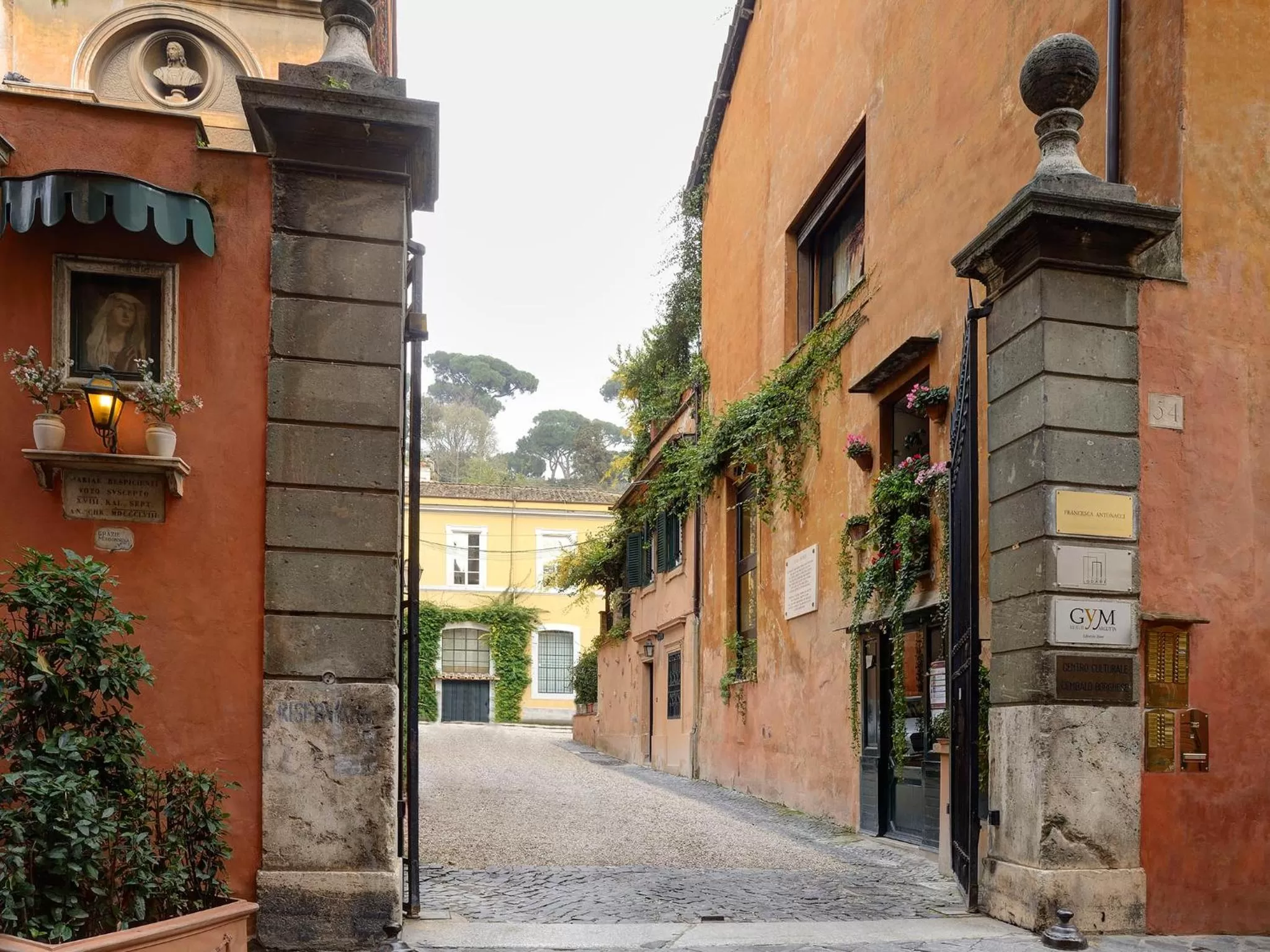 Facade/entrance in Margutta 54 Luxury Suites