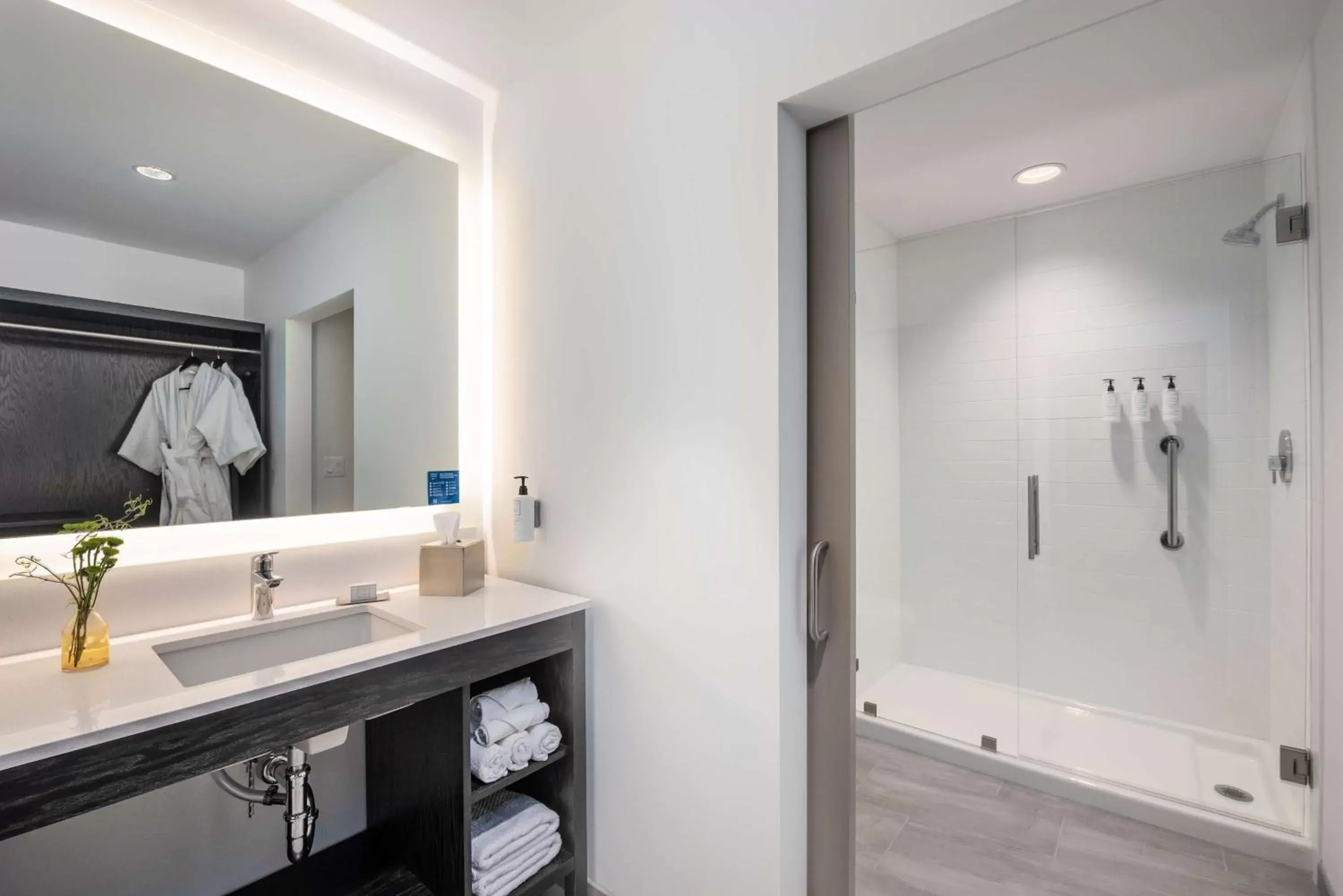 Deluxe Queen Room with Two Queen Beds and Sofa Bed - Hearing Accessible in Holman Riverfront Park Hotel Salem, Tapestry By Hilton Deluxe Queen Room with Two Queen Beds and Sofa Bed - Hearing Accessible in Holman Riverfront Park Hotel Salem, Tapestry By Hilton