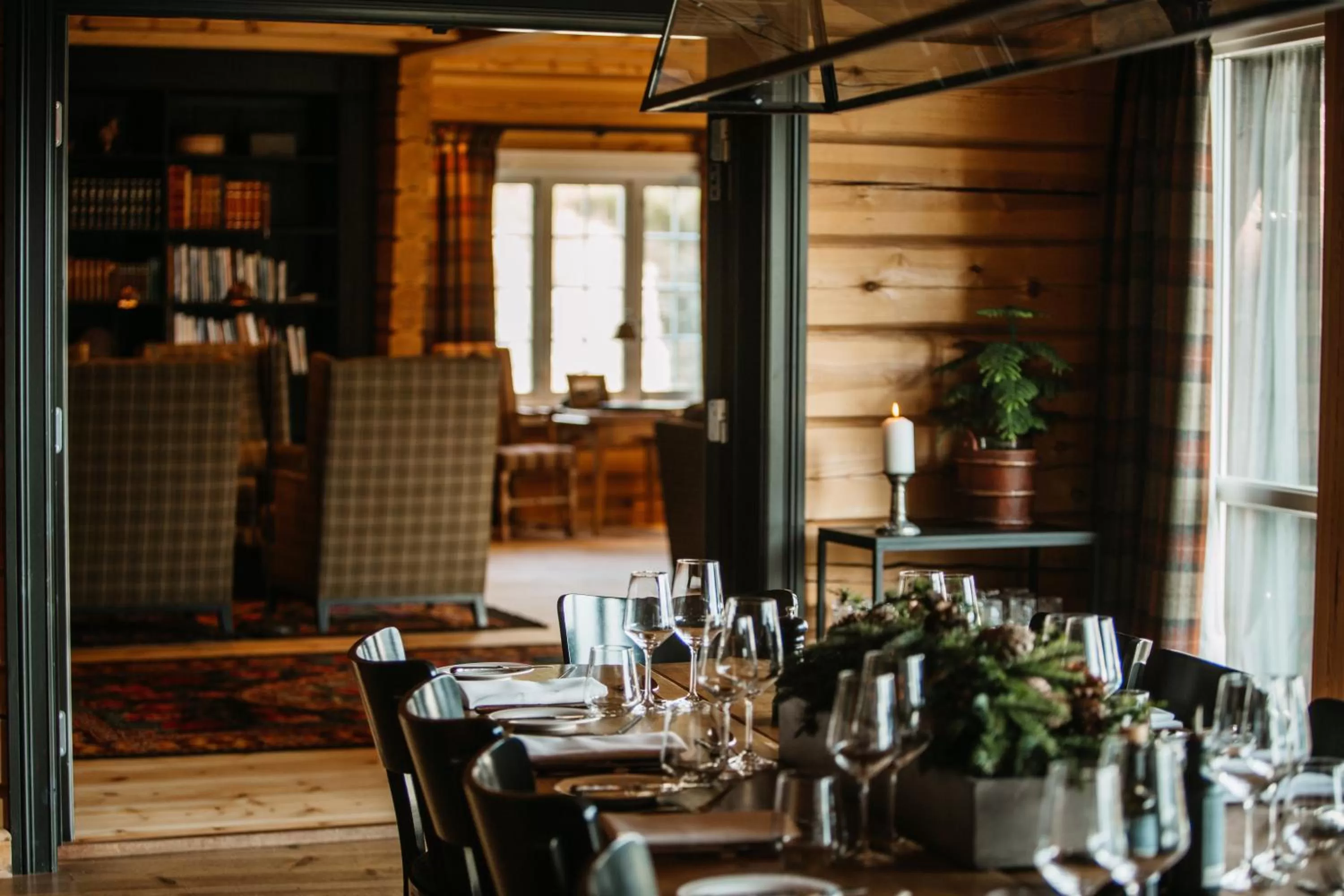 Restaurant/Places to Eat in Storfjord Hotel