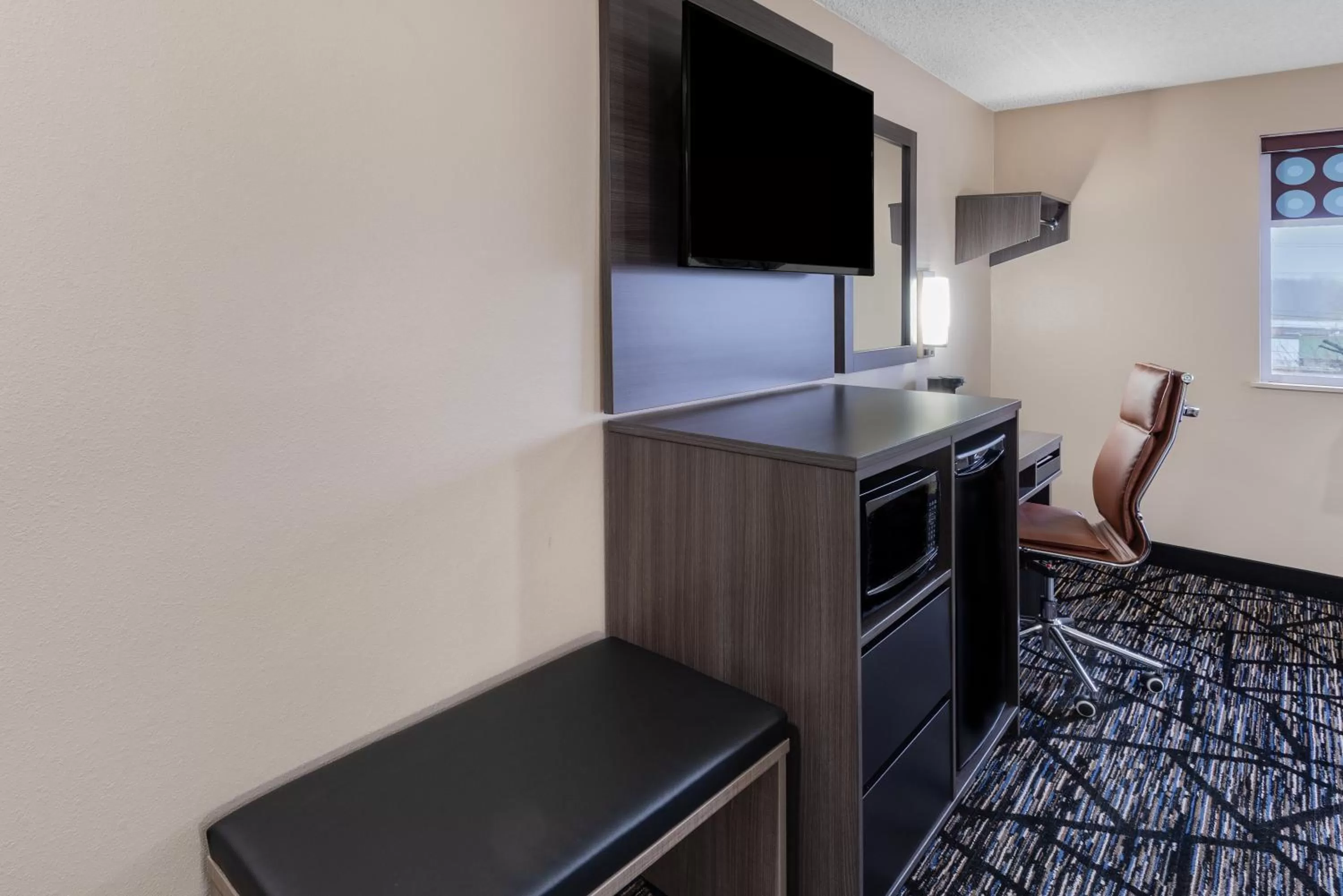 TV and multimedia in Super 8 by Wyndham Charlottesville